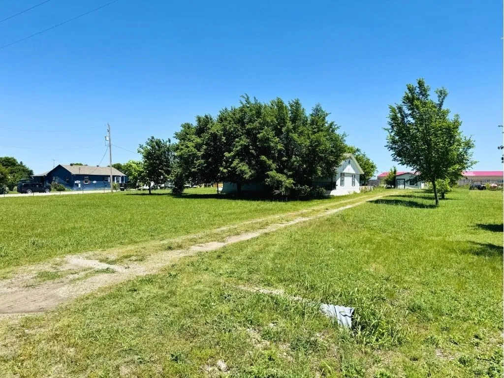 Single Family Residence For Sale in Collin County , 310 Broadway Avenue, Anna, Texas 75409, 3 Bedroom, 2 Bathroom, Garage spaces, 1,812 Sqft, built in 1950, mls#21269449, Real Estate Agent in Anna, Homes For Sale in Collin county, Homes For Sale in Anna, Realtor in Anna Texas, Real Estate Brokerage Independent Realty Texas, Luminita Cordes Realtor