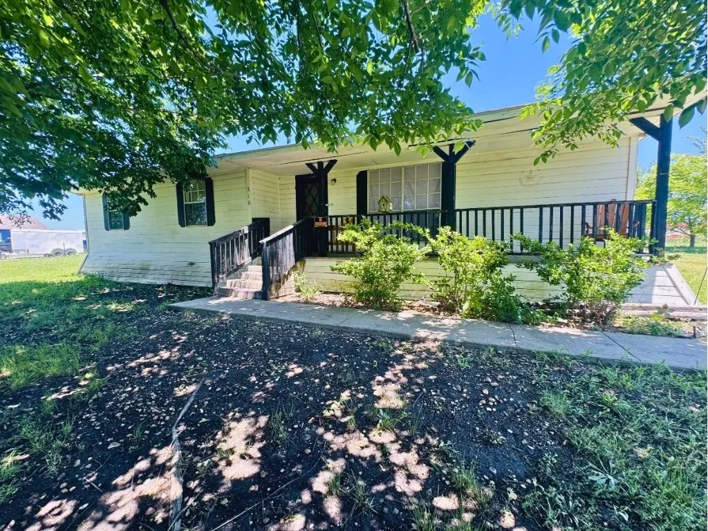 Single Family Residence For Sale in Collin County , 310 Broadway Avenue, Anna, Texas 75409, 3 Bedroom, 2 Bathroom, Garage spaces, 1,812 Sqft, built in 1950, mls#21269449, Real Estate Agent in Anna, Homes For Sale in Collin county, Homes For Sale in Anna, Realtor in Anna Texas, Real Estate Brokerage Independent Realty Texas, Luminita Cordes Realtor