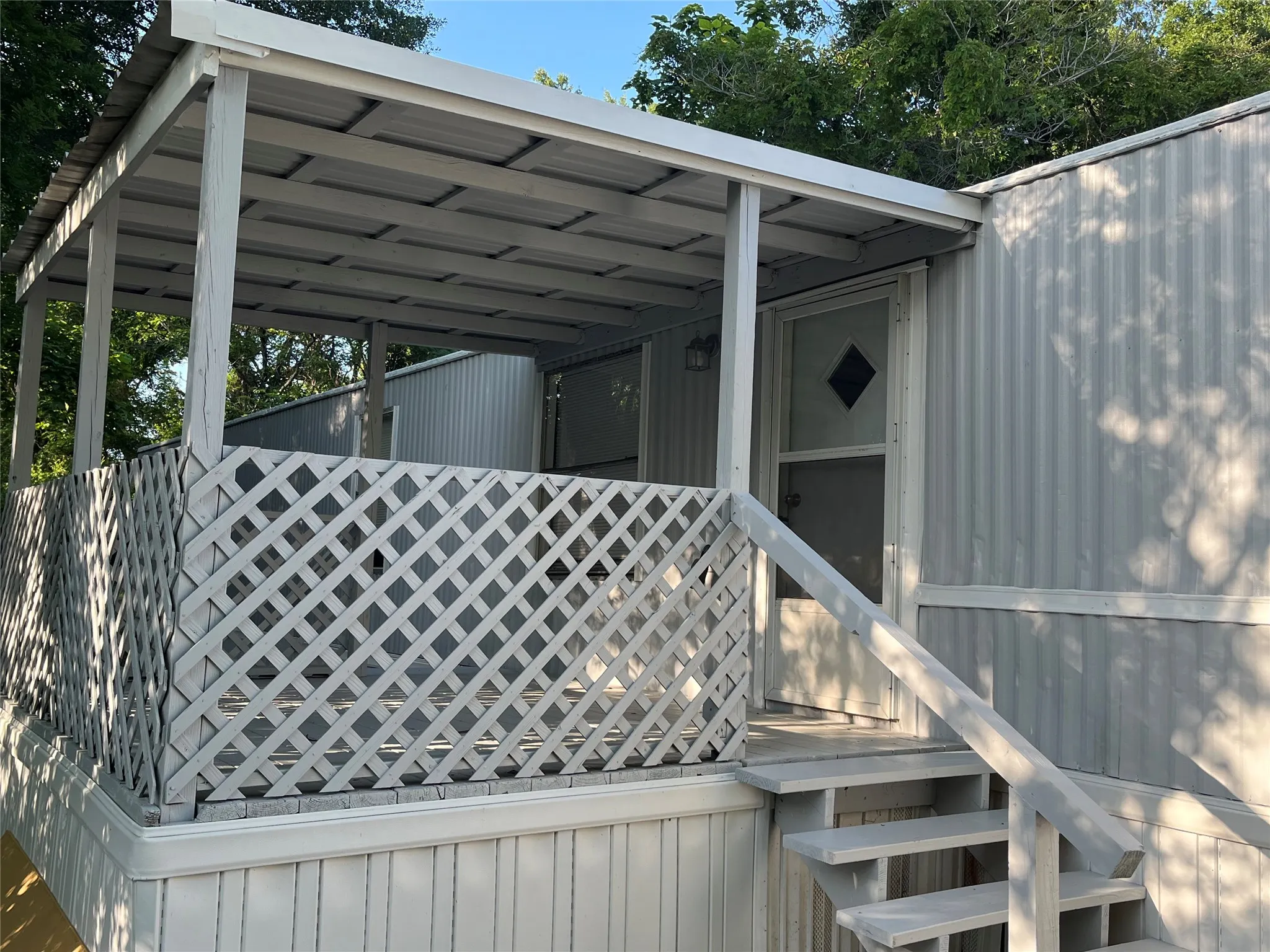 Mobile Home For Sale in Henderson County , 510 Williams Street, Athens, Texas 75751, 2 Bedrooms, 2 Bathrooms, Garage spaces, 1,056 Sqft, built in 1994, Price $124,500, mls#21278540, Real Estate Agent in Athens, Homes For Sale in Henderson county, Homes For Sale in Athens, Realtor in Athens Texas, Real Estate Brokerage Independent Realty Texas, Luminita Cordes Realtor
