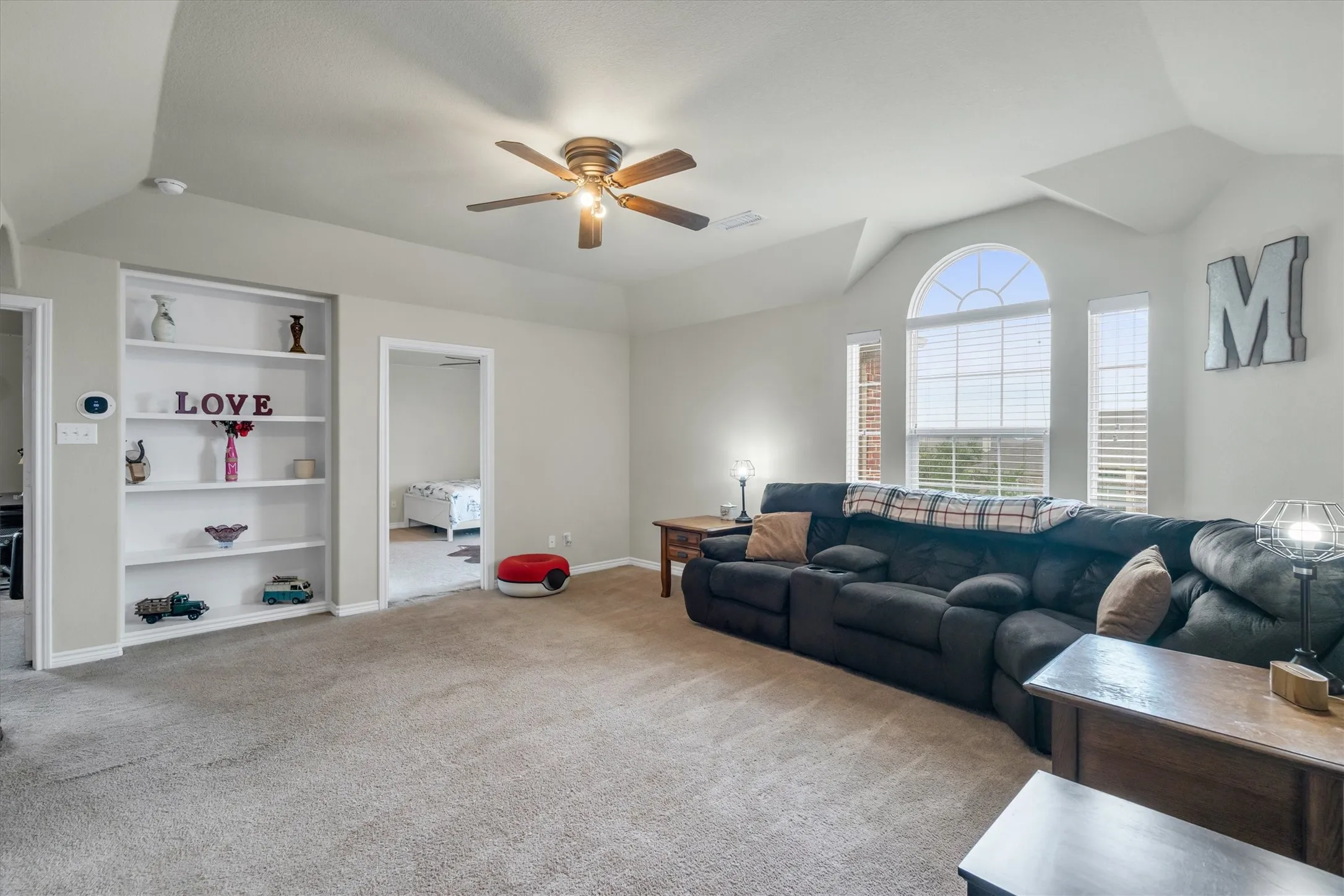 Single Family Residence For Sale in Tarrant County , 1232 Clearbrook Drive, Kennedale, Texas 76060, 4 Bedroom, 4 Bathroom, 3 Garage spaces, 3,716 Sqft, built in 2012, mls#21277687, Real Estate Agent in Kennedale, Homes For Sale in Tarrant county, Homes For Sale in Kennedale, Realtor in Kennedale Texas, Real Estate Brokerage Independent Realty Texas, Luminita Cordes Realtor