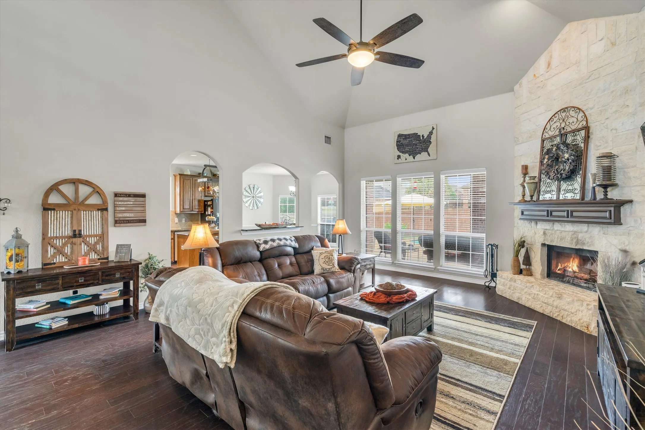 Single Family Residence For Sale in Tarrant County , 1232 Clearbrook Drive, Kennedale, Texas 76060, 4 Bedroom, 4 Bathroom, 3 Garage spaces, 3,716 Sqft, built in 2012, mls#21277687, Real Estate Agent in Kennedale, Homes For Sale in Tarrant county, Homes For Sale in Kennedale, Realtor in Kennedale Texas, Real Estate Brokerage Independent Realty Texas, Luminita Cordes Realtor