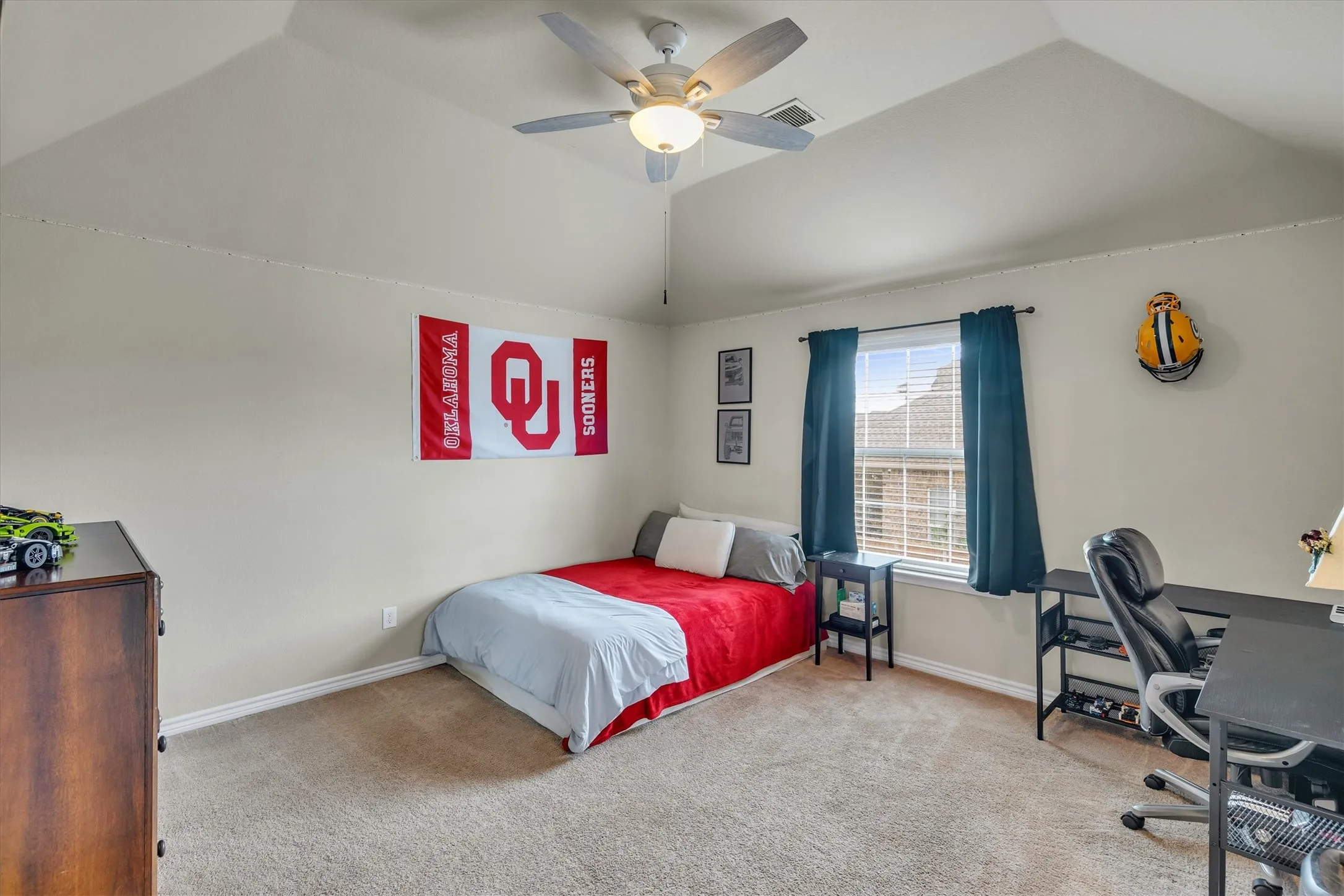 Single Family Residence For Sale in Tarrant County , 1232 Clearbrook Drive, Kennedale, Texas 76060, 4 Bedroom, 4 Bathroom, 3 Garage spaces, 3,716 Sqft, built in 2012, mls#21277687, Real Estate Agent in Kennedale, Homes For Sale in Tarrant county, Homes For Sale in Kennedale, Realtor in Kennedale Texas, Real Estate Brokerage Independent Realty Texas, Luminita Cordes Realtor