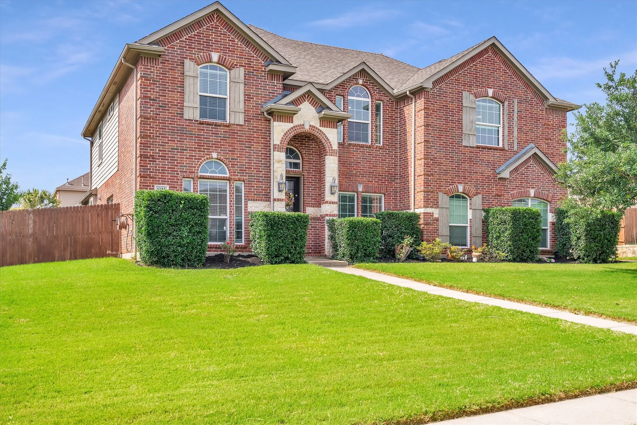 Single Family Residence For Sale in Tarrant County , 1232 Clearbrook Drive, Kennedale, Texas 76060, 4 Bedroom, 4 Bathroom, 3 Garage spaces, 3,716 Sqft, built in 2012, mls#21277687, Real Estate Agent in Kennedale, Homes For Sale in Tarrant county, Homes For Sale in Kennedale, Realtor in Kennedale Texas, Real Estate Brokerage Independent Realty Texas, Luminita Cordes Realtor
