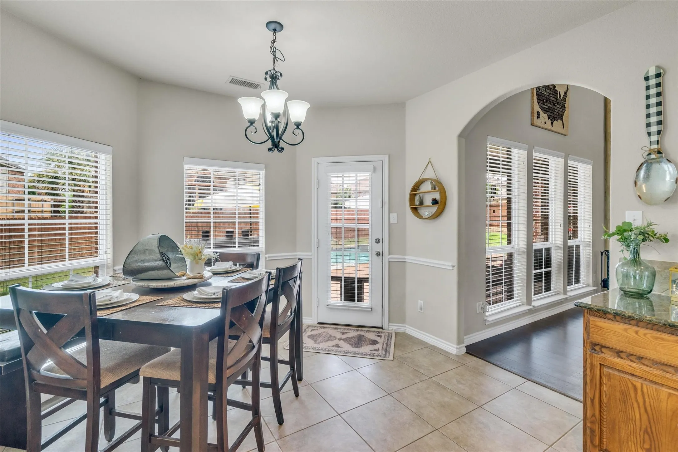 Single Family Residence For Sale in Tarrant County , 1232 Clearbrook Drive, Kennedale, Texas 76060, 4 Bedroom, 4 Bathroom, 3 Garage spaces, 3,716 Sqft, built in 2012, mls#21277687, Real Estate Agent in Kennedale, Homes For Sale in Tarrant county, Homes For Sale in Kennedale, Realtor in Kennedale Texas, Real Estate Brokerage Independent Realty Texas, Luminita Cordes Realtor