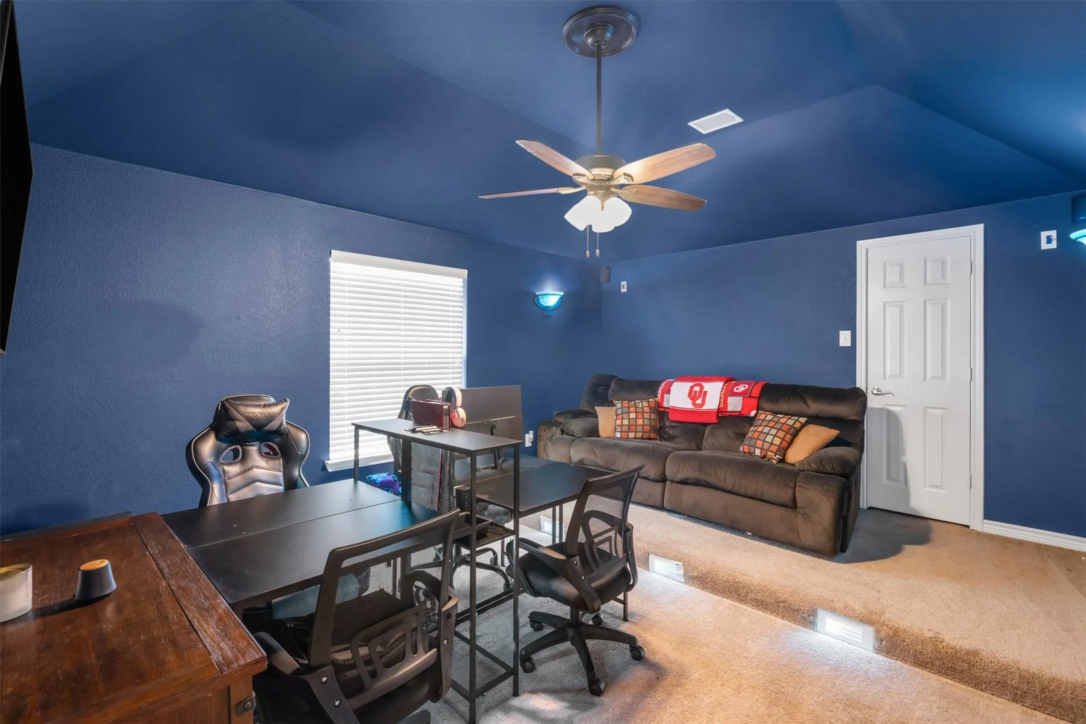 Single Family Residence For Sale in Tarrant County , 1232 Clearbrook Drive, Kennedale, Texas 76060, 4 Bedroom, 4 Bathroom, 3 Garage spaces, 3,716 Sqft, built in 2012, mls#21277687, Real Estate Agent in Kennedale, Homes For Sale in Tarrant county, Homes For Sale in Kennedale, Realtor in Kennedale Texas, Real Estate Brokerage Independent Realty Texas, Luminita Cordes Realtor