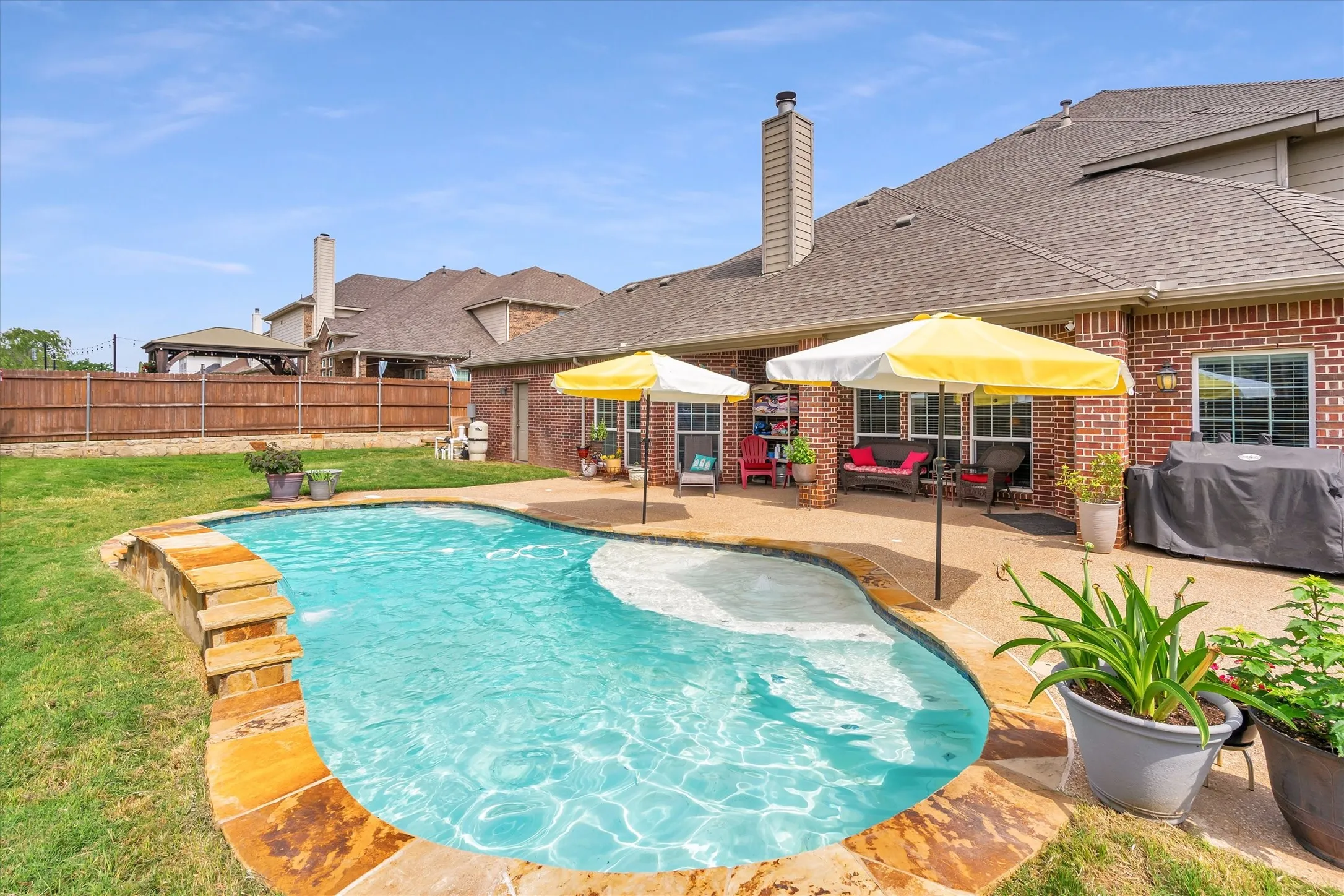 Single Family Residence For Sale in Tarrant County , 1232 Clearbrook Drive, Kennedale, Texas 76060, 4 Bedroom, 4 Bathroom, 3 Garage spaces, 3,716 Sqft, built in 2012, mls#21277687, Real Estate Agent in Kennedale, Homes For Sale in Tarrant county, Homes For Sale in Kennedale, Realtor in Kennedale Texas, Real Estate Brokerage Independent Realty Texas, Luminita Cordes Realtor