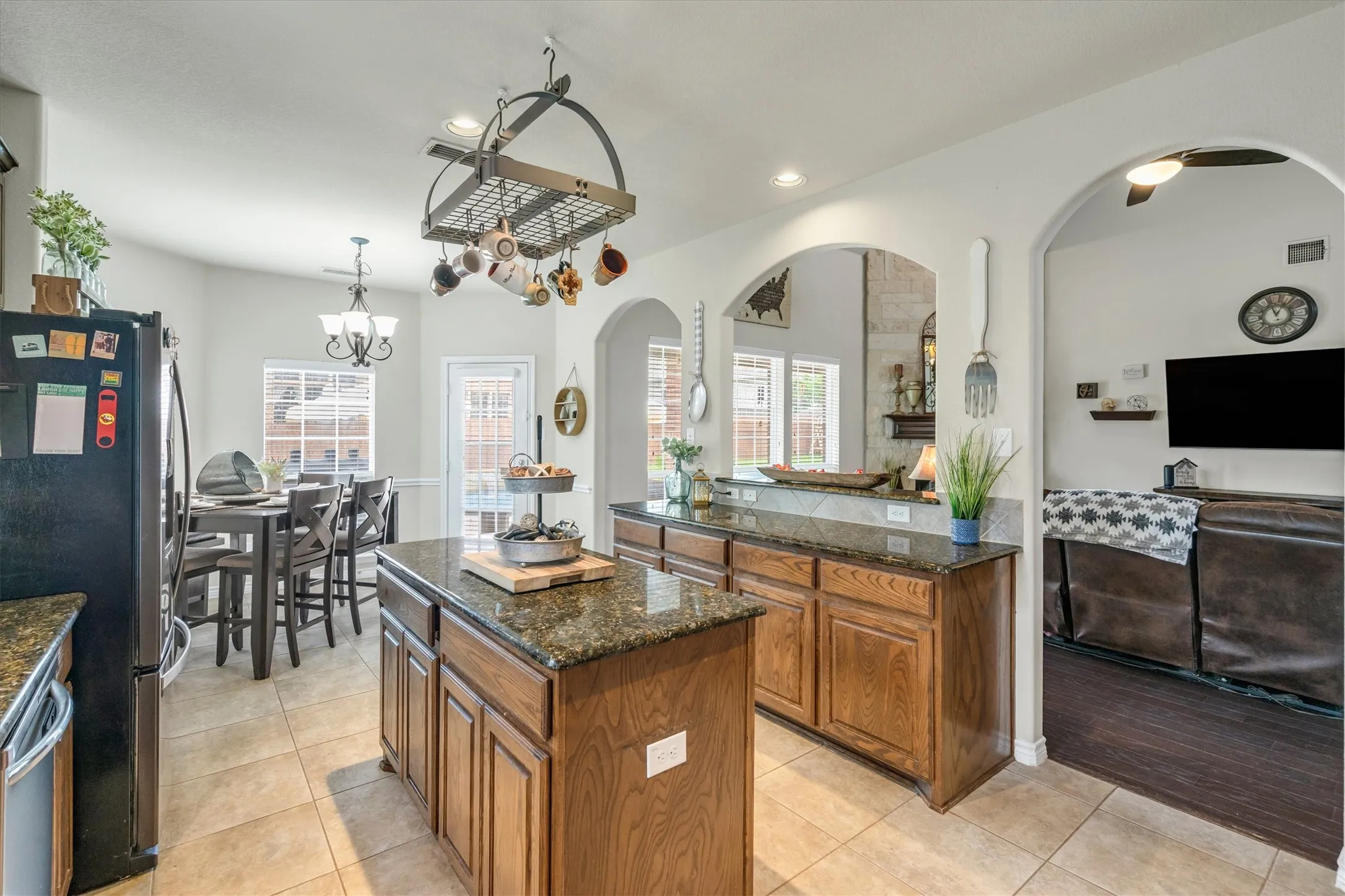 Single Family Residence For Sale in Tarrant County , 1232 Clearbrook Drive, Kennedale, Texas 76060, 4 Bedroom, 4 Bathroom, 3 Garage spaces, 3,716 Sqft, built in 2012, mls#21277687, Real Estate Agent in Kennedale, Homes For Sale in Tarrant county, Homes For Sale in Kennedale, Realtor in Kennedale Texas, Real Estate Brokerage Independent Realty Texas, Luminita Cordes Realtor