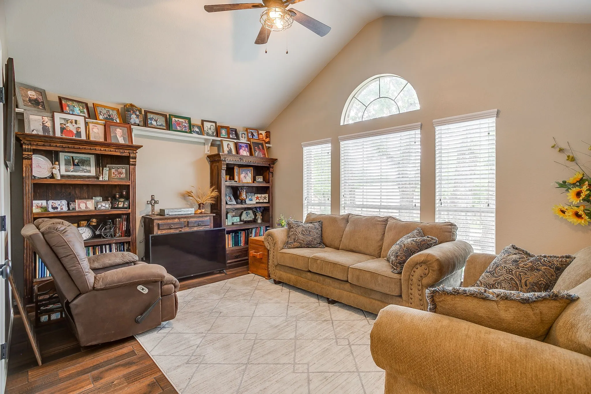 office, 4th bedroom or second living