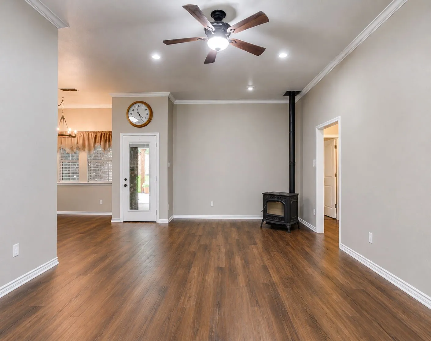 Living Room AI generated to imagine empty