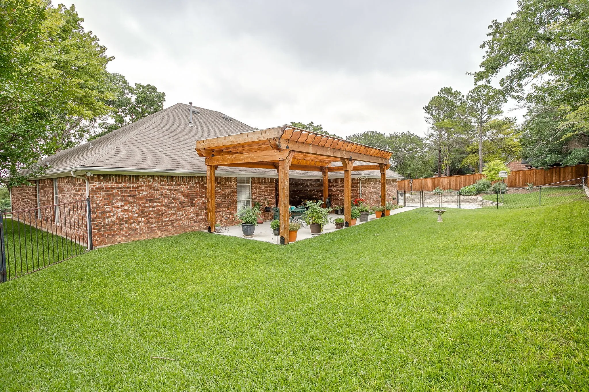 Single Family Residence For Sale in Parker County , 117 Countryside Court, Weatherford, Texas 76087, 5 Bedroom, 2 Bathroom, 5 Garage spaces, 2,216 Sqft, built in 1997, mls#21269996, Real Estate Agent in Weatherford, Homes For Sale in Parker county, Homes For Sale in Weatherford, Realtor in Weatherford Texas, Real Estate Brokerage Independent Realty Texas, Luminita Cordes Realtor