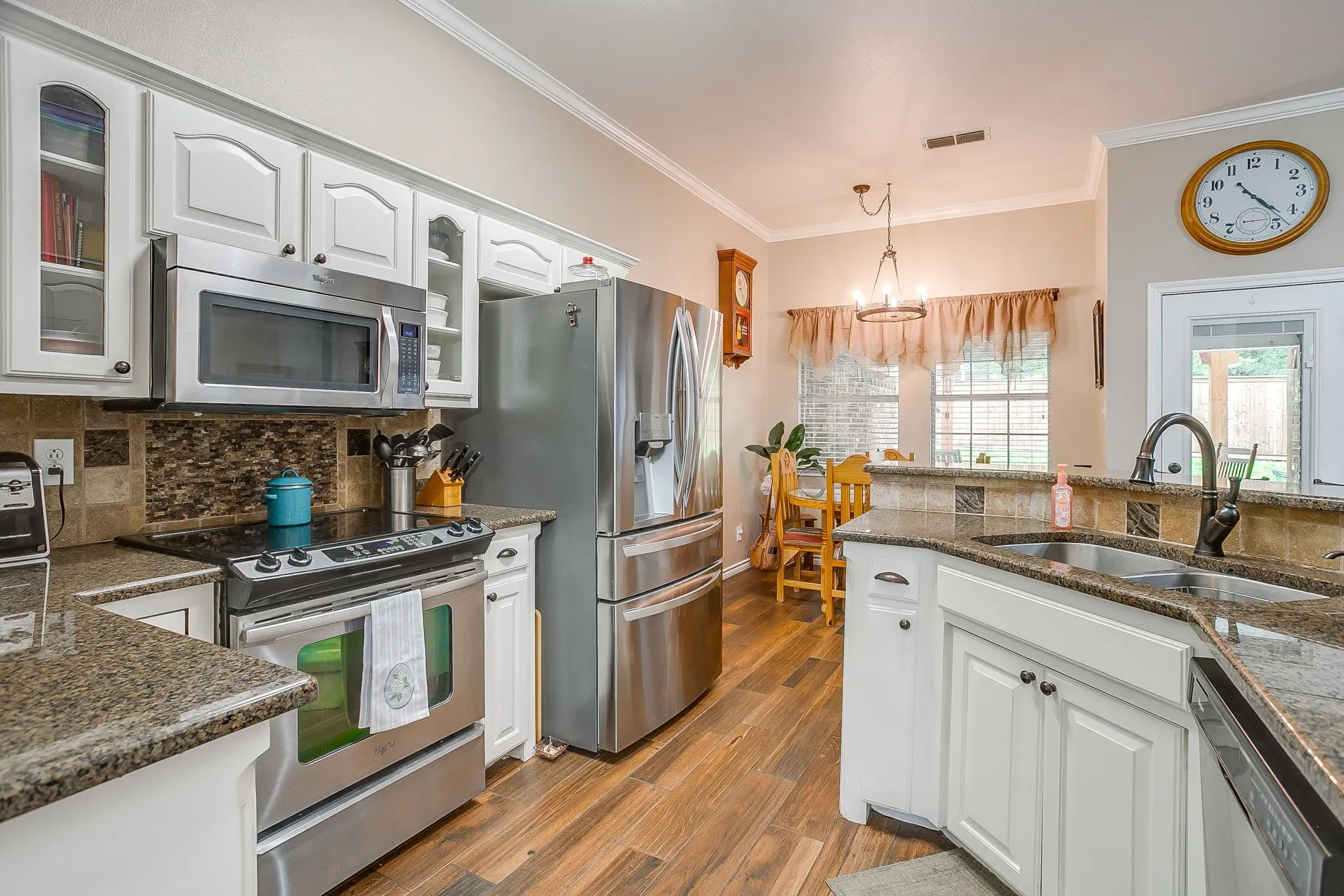 Single Family Residence For Sale in Parker County , 117 Countryside Court, Weatherford, Texas 76087, 5 Bedroom, 2 Bathroom, 5 Garage spaces, 2,216 Sqft, built in 1997, mls#21269996, Real Estate Agent in Weatherford, Homes For Sale in Parker county, Homes For Sale in Weatherford, Realtor in Weatherford Texas, Real Estate Brokerage Independent Realty Texas, Luminita Cordes Realtor