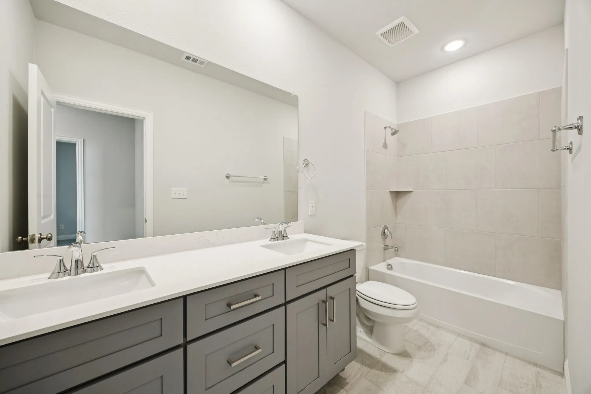Single Family Residence For Sale in Kaufman County , 515 Lana Drive, Seagoville, Texas 75159, 4 Bedroom, 3 Bathroom, 2 Garage spaces, 2,457 Sqft, built in 2025, mls#21278555, Real Estate Agent in Seagoville, Homes For Sale in Kaufman county, Homes For Sale in Seagoville, Realtor in Seagoville Texas, Real Estate Brokerage Independent Realty Texas, Luminita Cordes Realtor