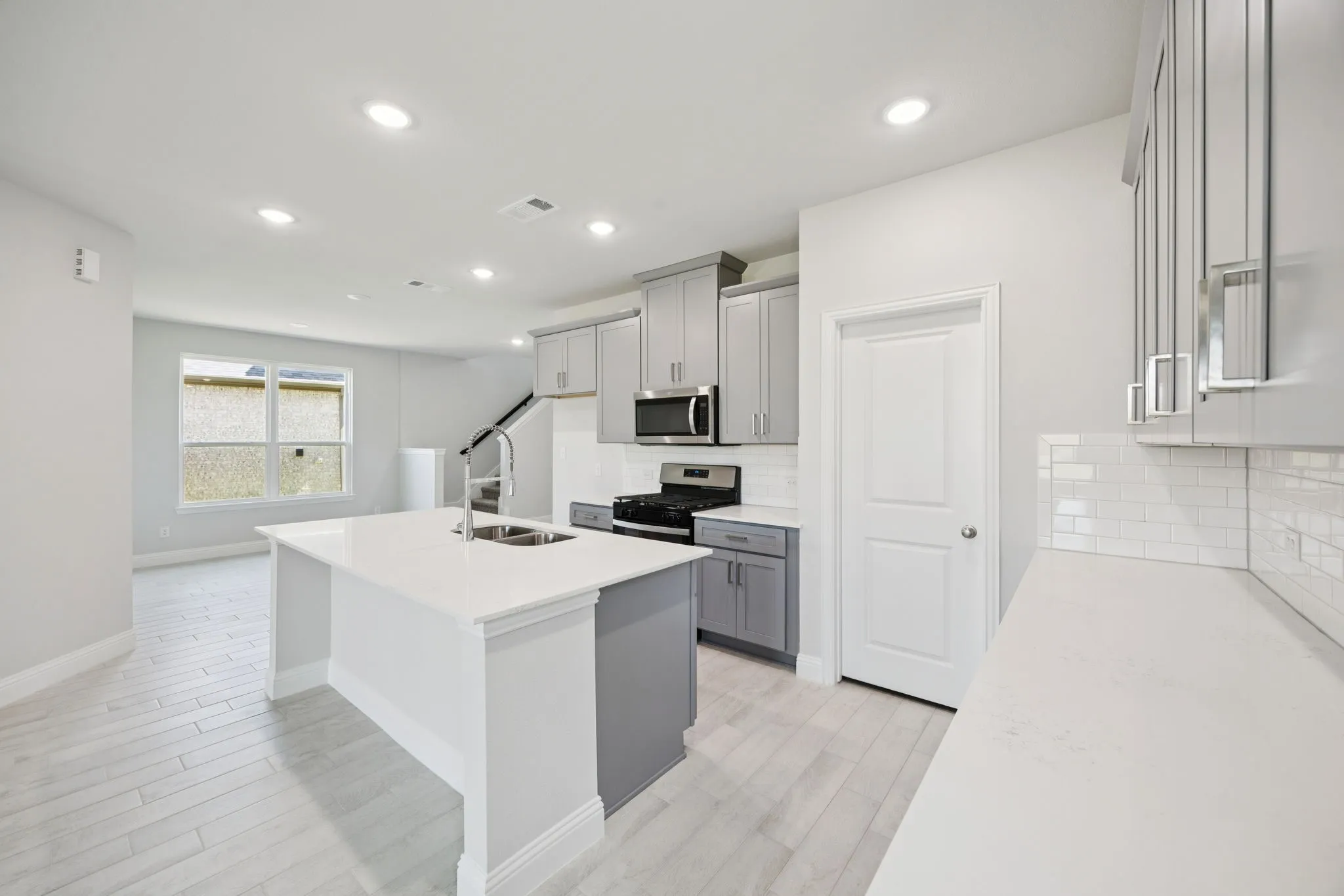 Single Family Residence For Sale in Kaufman County , 515 Lana Drive, Seagoville, Texas 75159, 4 Bedroom, 3 Bathroom, 2 Garage spaces, 2,457 Sqft, built in 2025, mls#21278555, Real Estate Agent in Seagoville, Homes For Sale in Kaufman county, Homes For Sale in Seagoville, Realtor in Seagoville Texas, Real Estate Brokerage Independent Realty Texas, Luminita Cordes Realtor