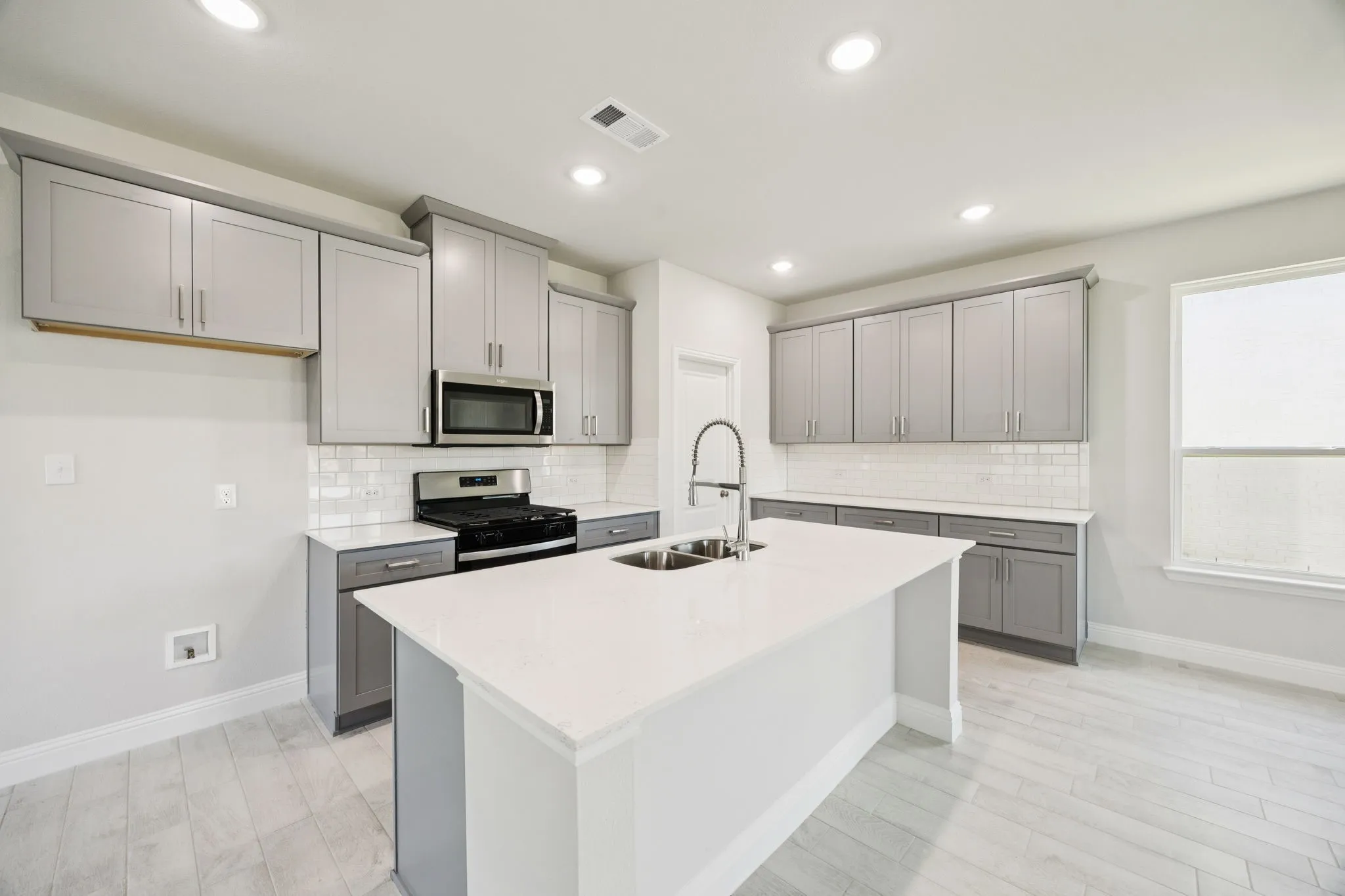 Single Family Residence For Sale in Kaufman County , 515 Lana Drive, Seagoville, Texas 75159, 4 Bedroom, 3 Bathroom, 2 Garage spaces, 2,457 Sqft, built in 2025, mls#21278555, Real Estate Agent in Seagoville, Homes For Sale in Kaufman county, Homes For Sale in Seagoville, Realtor in Seagoville Texas, Real Estate Brokerage Independent Realty Texas, Luminita Cordes Realtor