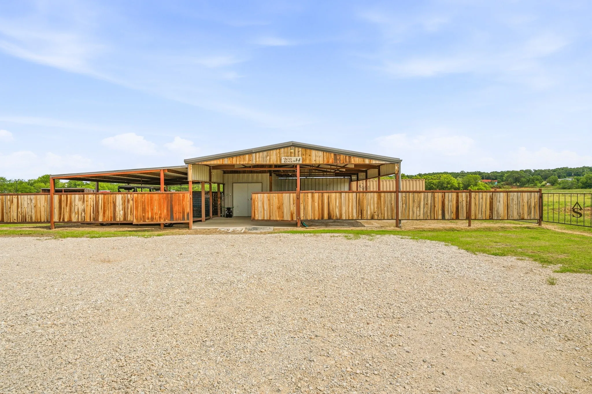 Single Family Residence For Sale in Palo Pinto County , 2801 Mh 379, Mineral Wells, Texas 76067, 4 Bedroom, 3 Bathroom, Garage spaces, 2,390 Sqft, built in 2017, mls#21275530, Real Estate Agent in Mineral Wells, Homes For Sale in Palo Pinto county, Homes For Sale in Mineral Wells, Realtor in Mineral Wells Texas, Real Estate Brokerage Independent Realty Texas, Luminita Cordes Realtor