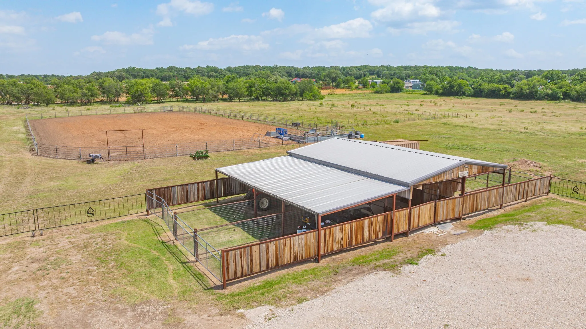 Single Family Residence For Sale in Palo Pinto County , 2801 Mh 379, Mineral Wells, Texas 76067, 4 Bedroom, 3 Bathroom, Garage spaces, 2,390 Sqft, built in 2017, mls#21275530, Real Estate Agent in Mineral Wells, Homes For Sale in Palo Pinto county, Homes For Sale in Mineral Wells, Realtor in Mineral Wells Texas, Real Estate Brokerage Independent Realty Texas, Luminita Cordes Realtor