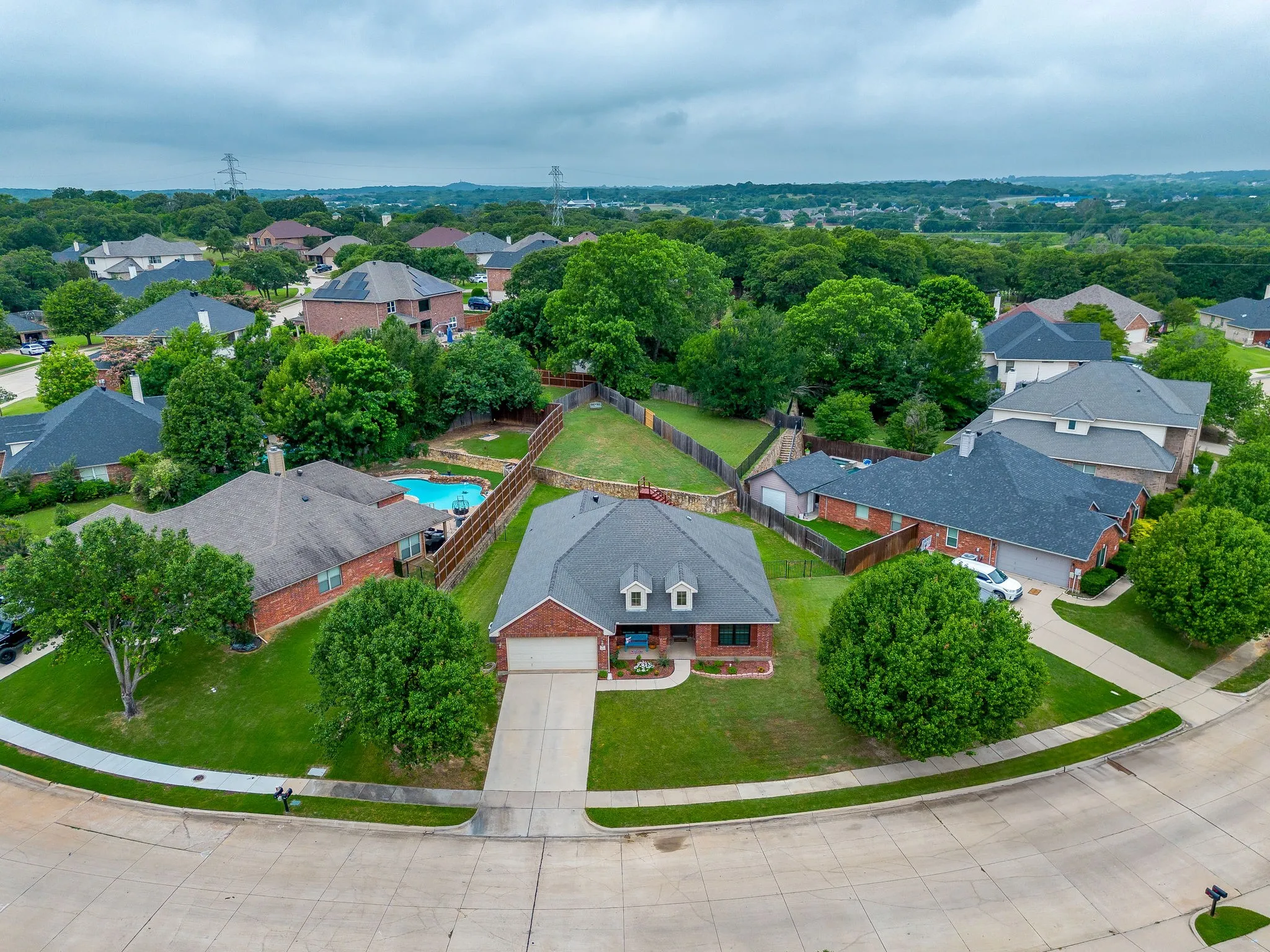 Single Family Residence For Sale in Johnson County , 2720 Pinnacle Drive, Burleson, Texas 76028, 4 Bedroom, 2 Bathroom, 2 Garage spaces, 2,182 Sqft, built in 2005, mls#21244309, Real Estate Agent in Burleson, Homes For Sale in Johnson county, Homes For Sale in Burleson, Realtor in Burleson Texas, Real Estate Brokerage Independent Realty Texas, Luminita Cordes Realtor
