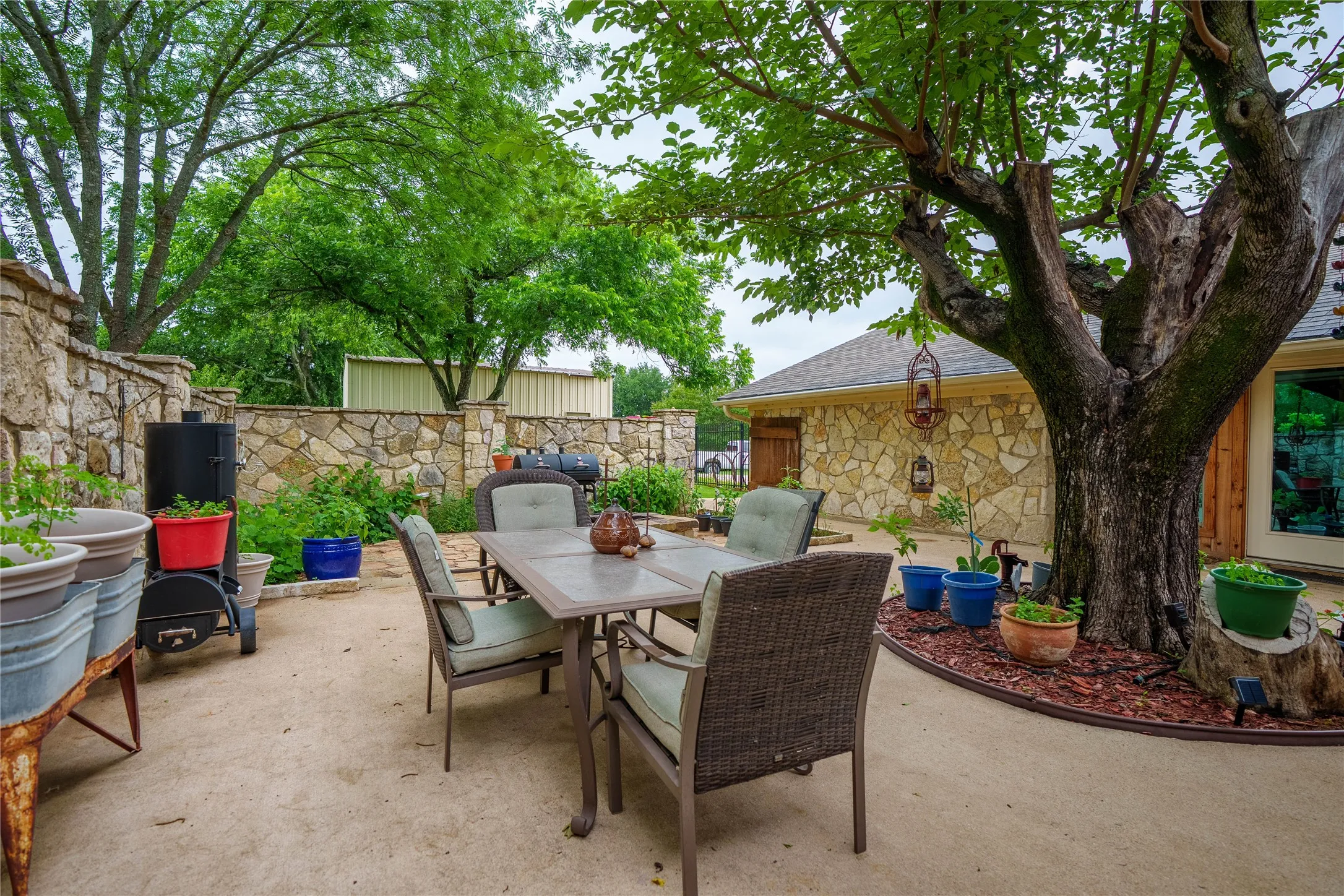Single Family Residence For Sale in Denton County , 920 Brush Creek Road, Argyle, Texas 76226, 4 Bedroom, 3 Bathroom, 2 Garage spaces, 3,218 Sqft, built in 1974, mls#21253760, Real Estate Agent in Argyle, Homes For Sale in Denton county, Homes For Sale in Argyle, Realtor in Argyle Texas, Real Estate Brokerage Independent Realty Texas, Luminita Cordes Realtor