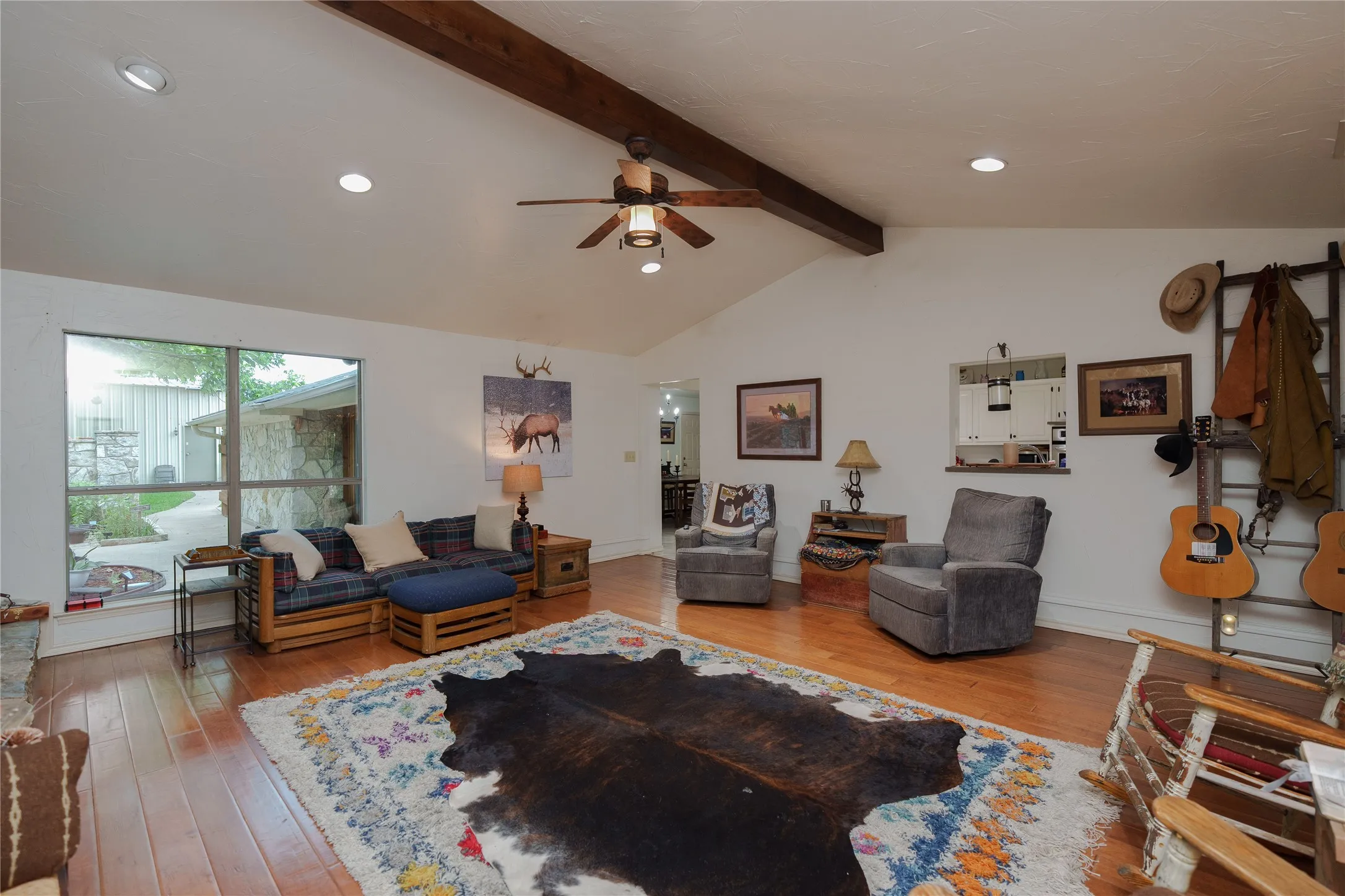 Single Family Residence For Sale in Denton County , 920 Brush Creek Road, Argyle, Texas 76226, 4 Bedroom, 3 Bathroom, 2 Garage spaces, 3,218 Sqft, built in 1974, mls#21253760, Real Estate Agent in Argyle, Homes For Sale in Denton county, Homes For Sale in Argyle, Realtor in Argyle Texas, Real Estate Brokerage Independent Realty Texas, Luminita Cordes Realtor