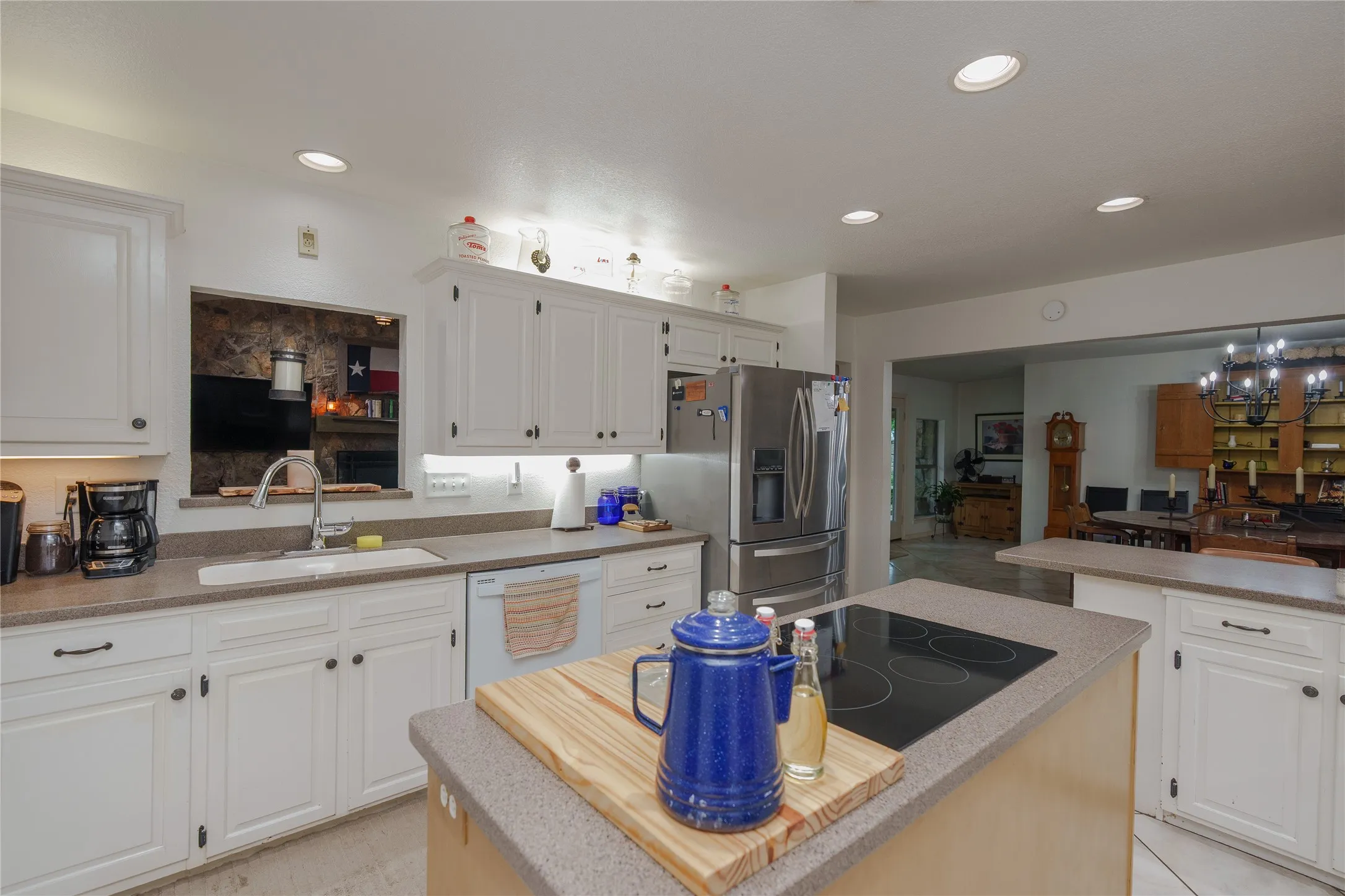 Single Family Residence For Sale in Denton County , 920 Brush Creek Road, Argyle, Texas 76226, 4 Bedroom, 3 Bathroom, 2 Garage spaces, 3,218 Sqft, built in 1974, mls#21253760, Real Estate Agent in Argyle, Homes For Sale in Denton county, Homes For Sale in Argyle, Realtor in Argyle Texas, Real Estate Brokerage Independent Realty Texas, Luminita Cordes Realtor