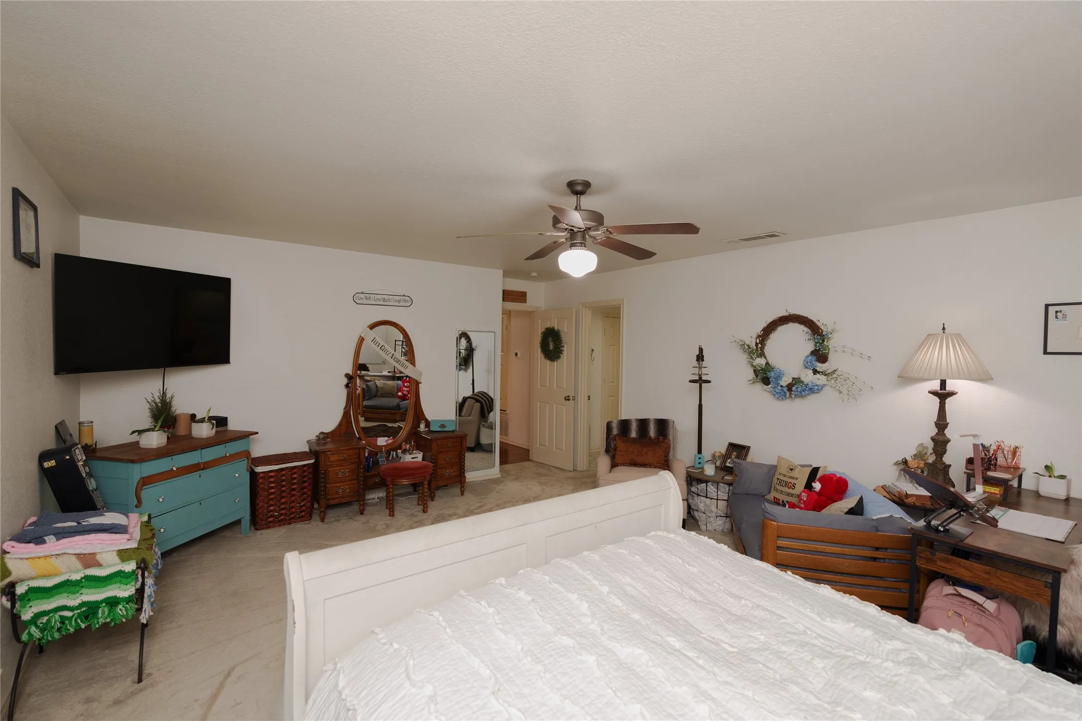 Single Family Residence For Sale in Denton County , 920 Brush Creek Road, Argyle, Texas 76226, 4 Bedroom, 3 Bathroom, 2 Garage spaces, 3,218 Sqft, built in 1974, mls#21253760, Real Estate Agent in Argyle, Homes For Sale in Denton county, Homes For Sale in Argyle, Realtor in Argyle Texas, Real Estate Brokerage Independent Realty Texas, Luminita Cordes Realtor