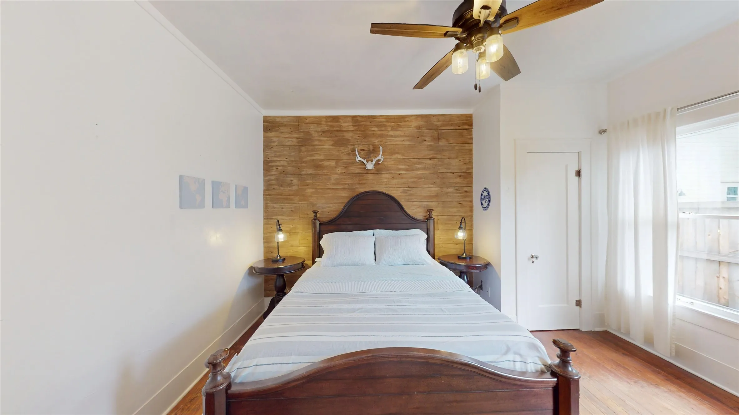 Single Family Residence For Sale in Collin County , 1106 Tucker Street, Mc Kinney, Texas 75069, 3 Bedroom, 2 Bathroom, Garage spaces, 2,090 Sqft, built in 1900, mls#21278577, Real Estate Agent in Mc Kinney, Homes For Sale in Collin county, Homes For Sale in Mc Kinney, Realtor in Mc Kinney Texas, Real Estate Brokerage Independent Realty Texas, Luminita Cordes Realtor