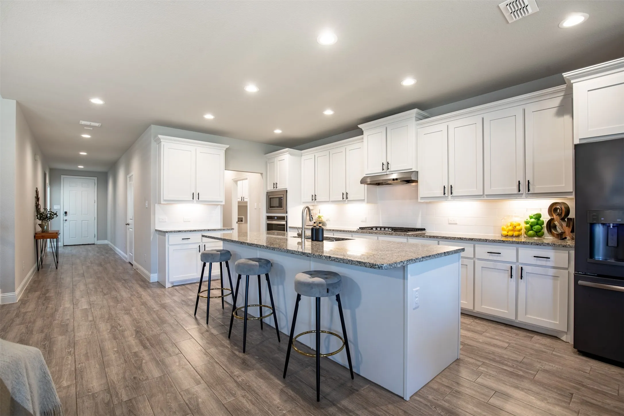 Fantastic lighting throughout; including under cabinet lighting.