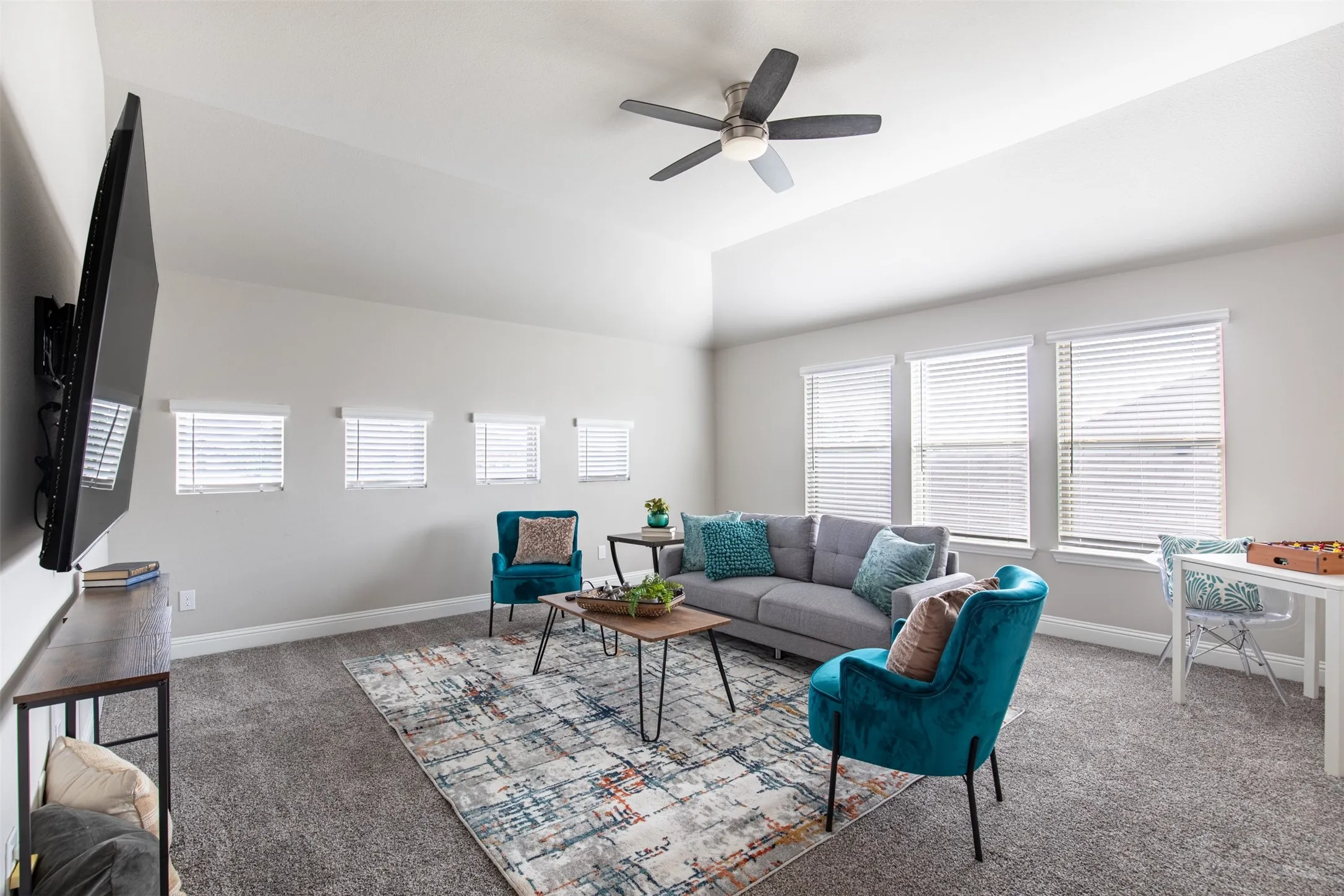 Game room, second family room, flex space - so many options here!