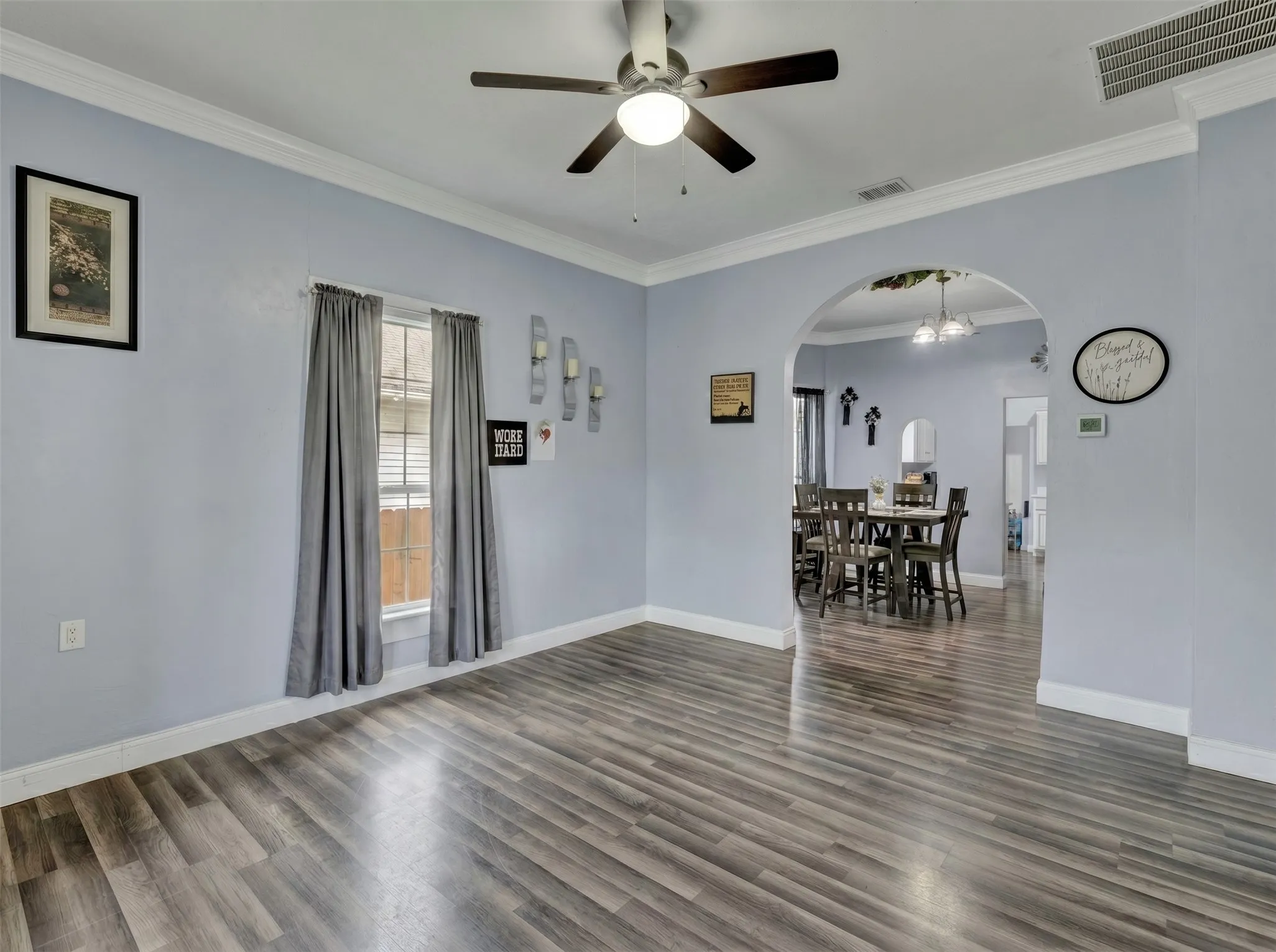 Single Family Residence For Sale in Hunt County , 1811 Wesley Street, Greenville, Texas 75401, 3 Bedroom, 1 Bathroom, 2 Garage spaces, 1,246 Sqft, built in 1945, mls#21278606, Real Estate Agent in Greenville, Homes For Sale in Hunt county, Homes For Sale in Greenville, Realtor in Greenville Texas, Real Estate Brokerage Independent Realty Texas, Luminita Cordes Realtor