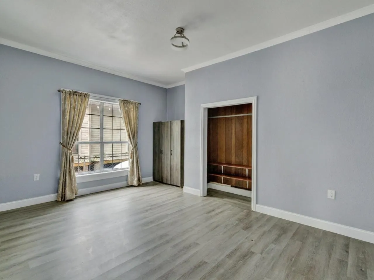 Single Family Residence For Sale in Hunt County , 1811 Wesley Street, Greenville, Texas 75401, 3 Bedroom, 1 Bathroom, 2 Garage spaces, 1,246 Sqft, built in 1945, mls#21278606, Real Estate Agent in Greenville, Homes For Sale in Hunt county, Homes For Sale in Greenville, Realtor in Greenville Texas, Real Estate Brokerage Independent Realty Texas, Luminita Cordes Realtor