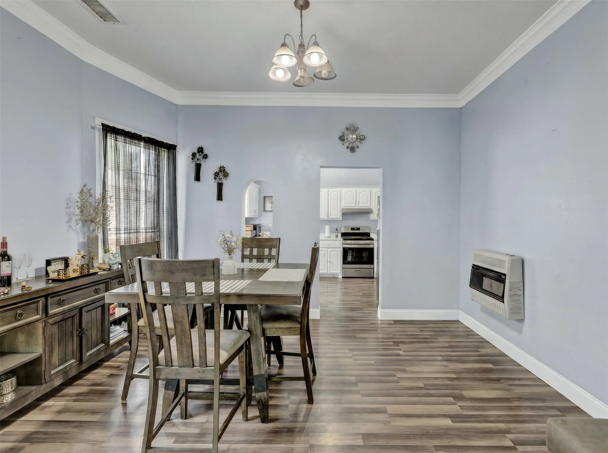 Single Family Residence For Sale in Hunt County , 1811 Wesley Street, Greenville, Texas 75401, 3 Bedroom, 1 Bathroom, 2 Garage spaces, 1,246 Sqft, built in 1945, mls#21278606, Real Estate Agent in Greenville, Homes For Sale in Hunt county, Homes For Sale in Greenville, Realtor in Greenville Texas, Real Estate Brokerage Independent Realty Texas, Luminita Cordes Realtor