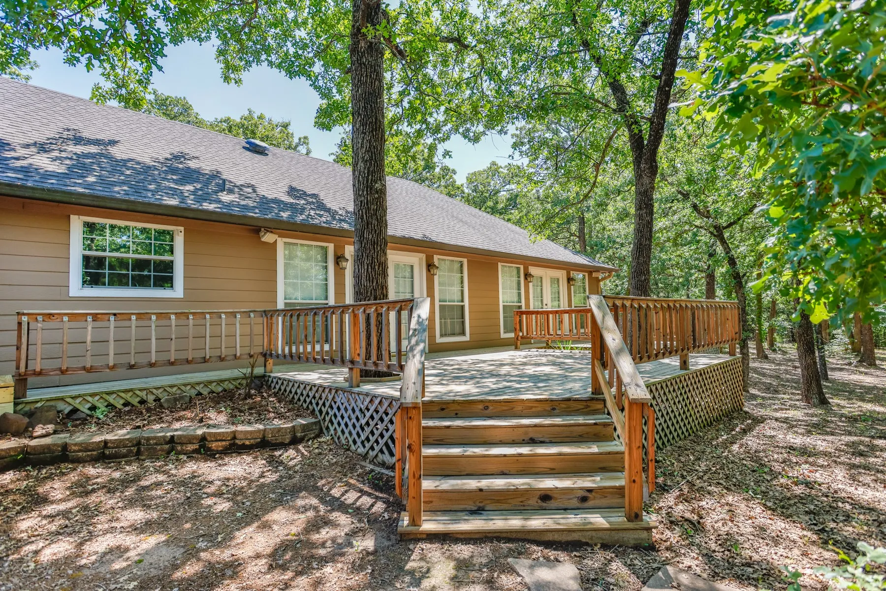 Single Family Residence For Sale in Cooke County , 4823 County Road 211, Gainesville, Texas 76240, 3 Bedroom, 3 Bathroom, 2 Garage spaces, 2,409 Sqft, built in 2000, mls#21278269, Real Estate Agent in Gainesville, Homes For Sale in Cooke county, Homes For Sale in Gainesville, Realtor in Gainesville Texas, Real Estate Brokerage Independent Realty Texas, Luminita Cordes Realtor