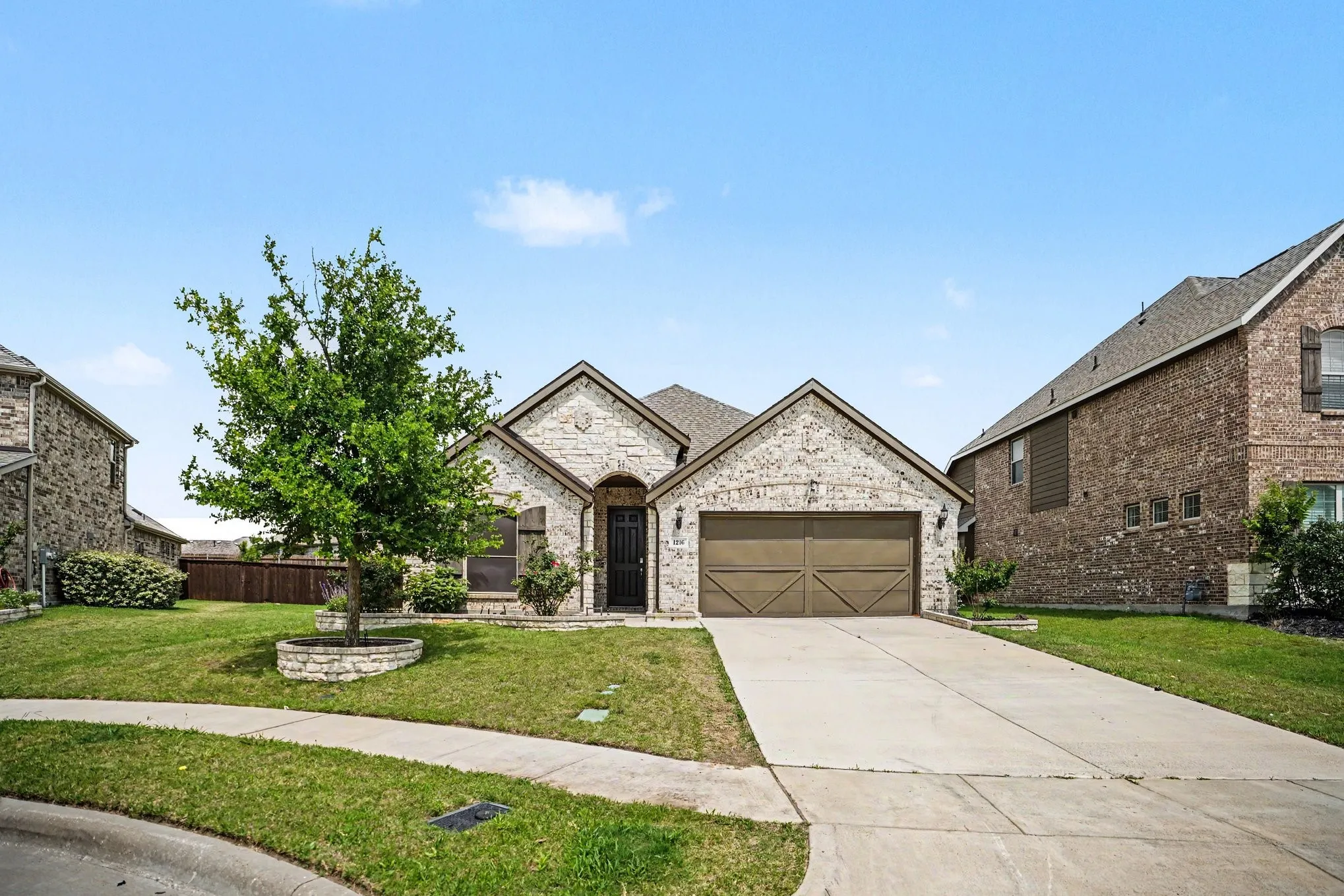 Single Family Residence For Sale in Kaufman County , 1216 Kensington Drive, Forney, Texas 75126, 3 Bedrooms, 3 Bathrooms, 2 Garage spaces, 2,221 Sqft, built in 2020, Price $335,000, mls#21278016, Real Estate Agent in Forney, Homes For Sale in Kaufman county, Homes For Sale in Forney, Realtor in Forney Texas, Real Estate Brokerage Independent Realty Texas, Luminita Cordes Realtor