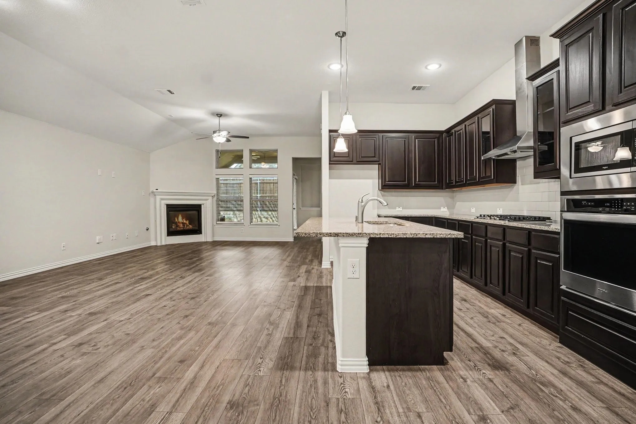Single Family Residence For Sale in Kaufman County , 1216 Kensington Drive, Forney, Texas 75126, 3 Bedrooms, 3 Bathrooms, 2 Garage spaces, 2,221 Sqft, built in 2020, Price $335,000, mls#21278016, Real Estate Agent in Forney, Homes For Sale in Kaufman county, Homes For Sale in Forney, Realtor in Forney Texas, Real Estate Brokerage Independent Realty Texas, Luminita Cordes Realtor