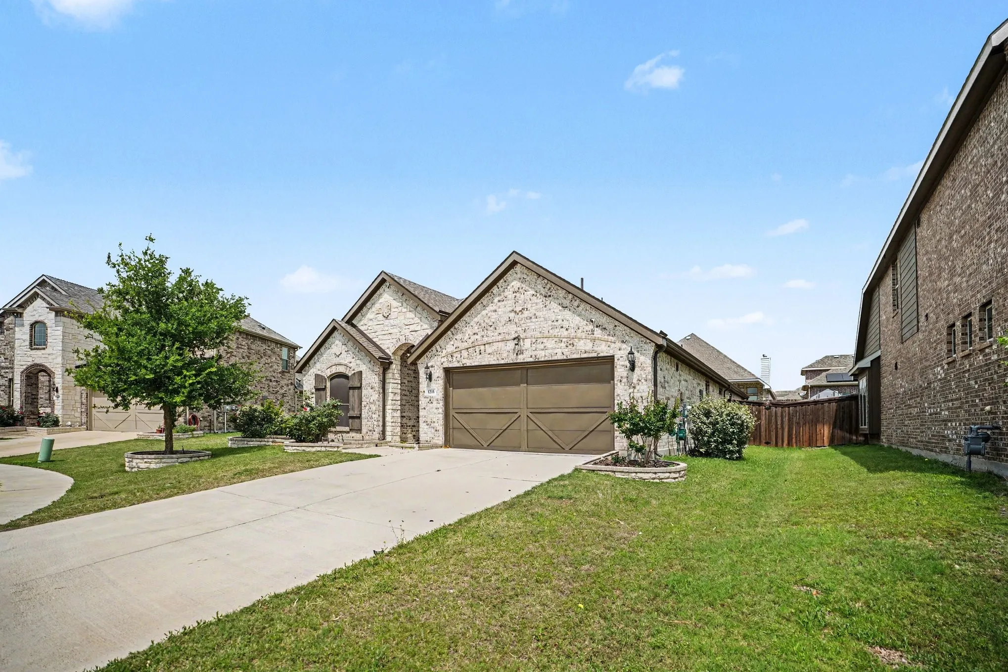 Single Family Residence For Sale in Kaufman County , 1216 Kensington Drive, Forney, Texas 75126, 3 Bedrooms, 3 Bathrooms, 2 Garage spaces, 2,221 Sqft, built in 2020, Price $335,000, mls#21278016, Real Estate Agent in Forney, Homes For Sale in Kaufman county, Homes For Sale in Forney, Realtor in Forney Texas, Real Estate Brokerage Independent Realty Texas, Luminita Cordes Realtor