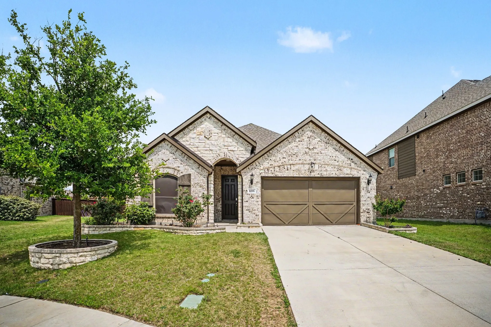 Single Family Residence For Sale in Kaufman County , 1216 Kensington Drive, Forney, Texas 75126, 3 Bedrooms, 3 Bathrooms, 2 Garage spaces, 2,221 Sqft, built in 2020, Price $335,000, mls#21278016, Real Estate Agent in Forney, Homes For Sale in Kaufman county, Homes For Sale in Forney, Realtor in Forney Texas, Real Estate Brokerage Independent Realty Texas, Luminita Cordes Realtor