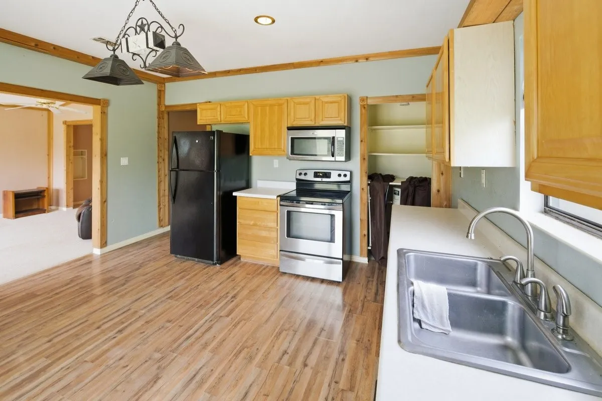 Single Family Residence For Sale in Bosque County , 1675 Fm 1713, Morgan, Texas 76671, 2 Bedroom, 1 Bathroom, Garage spaces, 2,023 Sqft, built in 1993, Price $349,000, mls#21276890, Real Estate Agent in Morgan, Homes For Sale in Bosque county, Homes For Sale in Morgan, Realtor in Morgan Texas, Real Estate Brokerage Independent Realty Texas, Luminita Cordes Realtor