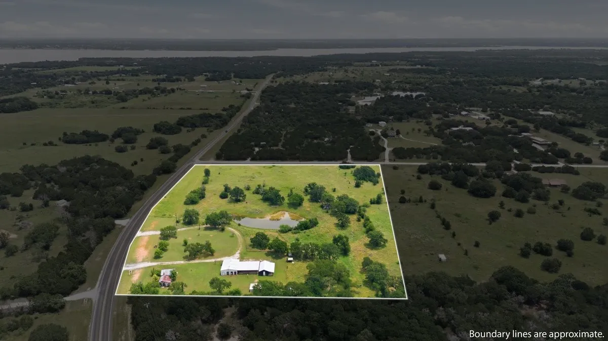 Single Family Residence For Sale in Bosque County , 1675 Fm 1713, Morgan, Texas 76671, 2 Bedroom, 1 Bathroom, Garage spaces, 2,023 Sqft, built in 1993, Price $349,000, mls#21276890, Real Estate Agent in Morgan, Homes For Sale in Bosque county, Homes For Sale in Morgan, Realtor in Morgan Texas, Real Estate Brokerage Independent Realty Texas, Luminita Cordes Realtor
