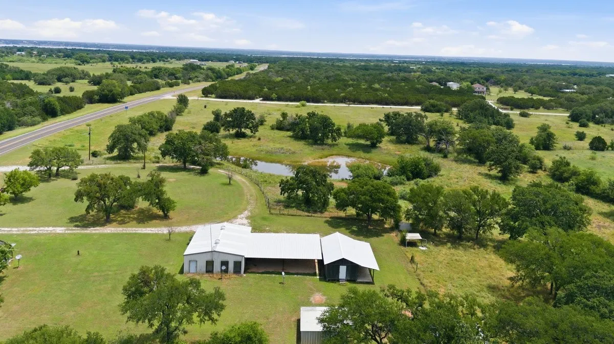 Single Family Residence For Sale in Bosque County , 1675 Fm 1713, Morgan, Texas 76671, 2 Bedroom, 1 Bathroom, Garage spaces, 2,023 Sqft, built in 1993, Price $349,000, mls#21276890, Real Estate Agent in Morgan, Homes For Sale in Bosque county, Homes For Sale in Morgan, Realtor in Morgan Texas, Real Estate Brokerage Independent Realty Texas, Luminita Cordes Realtor