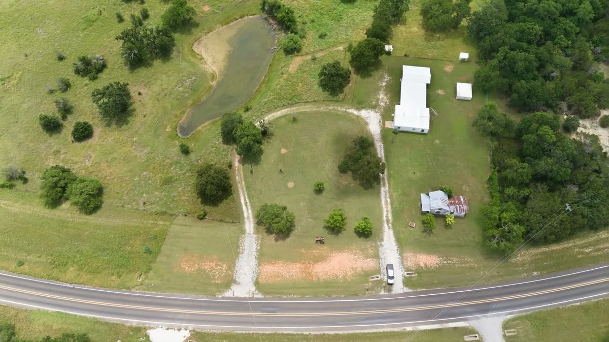 Single Family Residence For Sale in Bosque County , 1675 Fm 1713, Morgan, Texas 76671, 2 Bedroom, 1 Bathroom, Garage spaces, 2,023 Sqft, built in 1993, Price $349,000, mls#21276890, Real Estate Agent in Morgan, Homes For Sale in Bosque county, Homes For Sale in Morgan, Realtor in Morgan Texas, Real Estate Brokerage Independent Realty Texas, Luminita Cordes Realtor