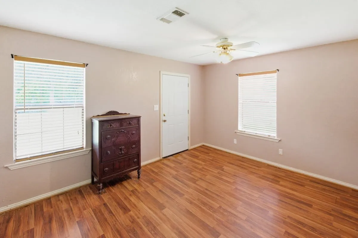 Single Family Residence For Sale in Bosque County , 1675 Fm 1713, Morgan, Texas 76671, 2 Bedroom, 1 Bathroom, Garage spaces, 2,023 Sqft, built in 1993, Price $349,000, mls#21276890, Real Estate Agent in Morgan, Homes For Sale in Bosque county, Homes For Sale in Morgan, Realtor in Morgan Texas, Real Estate Brokerage Independent Realty Texas, Luminita Cordes Realtor