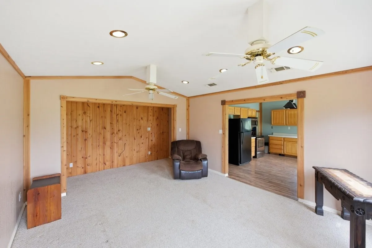 Single Family Residence For Sale in Bosque County , 1675 Fm 1713, Morgan, Texas 76671, 2 Bedroom, 1 Bathroom, Garage spaces, 2,023 Sqft, built in 1993, Price $349,000, mls#21276890, Real Estate Agent in Morgan, Homes For Sale in Bosque county, Homes For Sale in Morgan, Realtor in Morgan Texas, Real Estate Brokerage Independent Realty Texas, Luminita Cordes Realtor