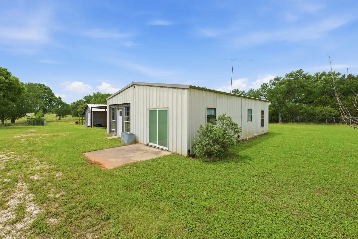 Single Family Residence For Sale in Bosque County , 1675 Fm 1713, Morgan, Texas 76671, 2 Bedroom, 1 Bathroom, Garage spaces, 2,023 Sqft, built in 1993, Price $349,000, mls#21276890, Real Estate Agent in Morgan, Homes For Sale in Bosque county, Homes For Sale in Morgan, Realtor in Morgan Texas, Real Estate Brokerage Independent Realty Texas, Luminita Cordes Realtor