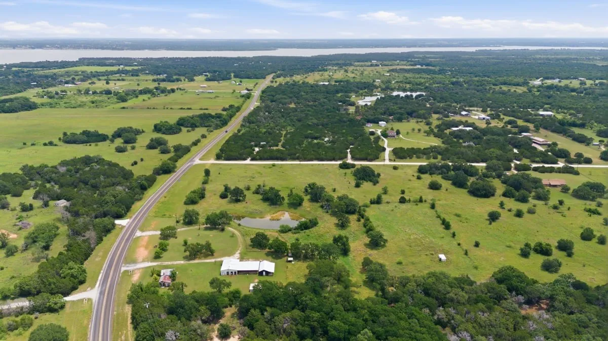 Single Family Residence For Sale in Bosque County , 1675 Fm 1713, Morgan, Texas 76671, 2 Bedroom, 1 Bathroom, Garage spaces, 2,023 Sqft, built in 1993, Price $349,000, mls#21276890, Real Estate Agent in Morgan, Homes For Sale in Bosque county, Homes For Sale in Morgan, Realtor in Morgan Texas, Real Estate Brokerage Independent Realty Texas, Luminita Cordes Realtor