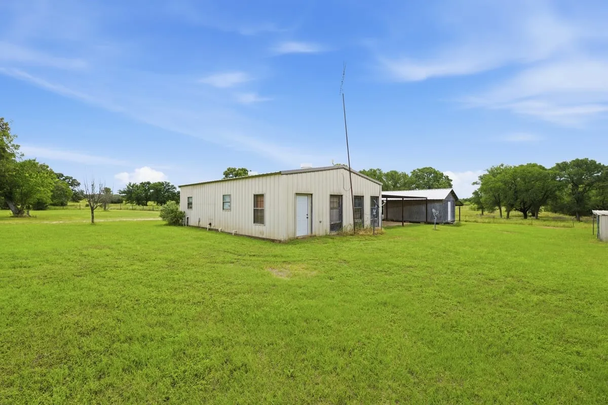 Single Family Residence For Sale in Bosque County , 1675 Fm 1713, Morgan, Texas 76671, 2 Bedroom, 1 Bathroom, Garage spaces, 2,023 Sqft, built in 1993, Price $349,000, mls#21276890, Real Estate Agent in Morgan, Homes For Sale in Bosque county, Homes For Sale in Morgan, Realtor in Morgan Texas, Real Estate Brokerage Independent Realty Texas, Luminita Cordes Realtor