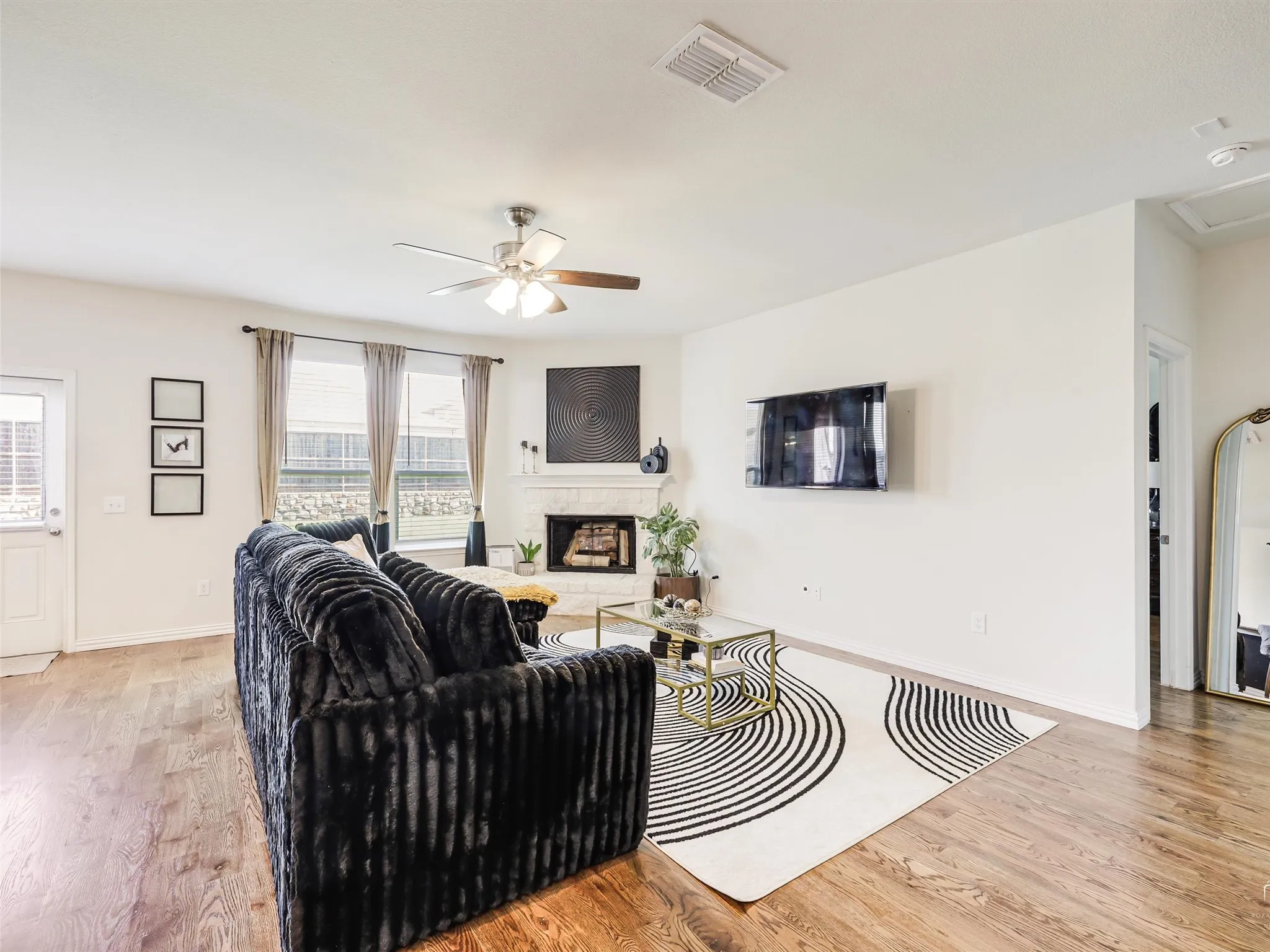 Single Family Residence For Sale in Denton County , 1632 Trace Drive, Aubrey, Texas 76227, 4 Bedrooms, 3 Bathrooms, 2 Garage spaces, 2,766 Sqft, built in 2019, Price $417,000, mls#21273203, Real Estate Agent in Aubrey, Homes For Sale in Denton county, Homes For Sale in Aubrey, Realtor in Aubrey Texas, Real Estate Brokerage Independent Realty Texas, Luminita Cordes Realtor