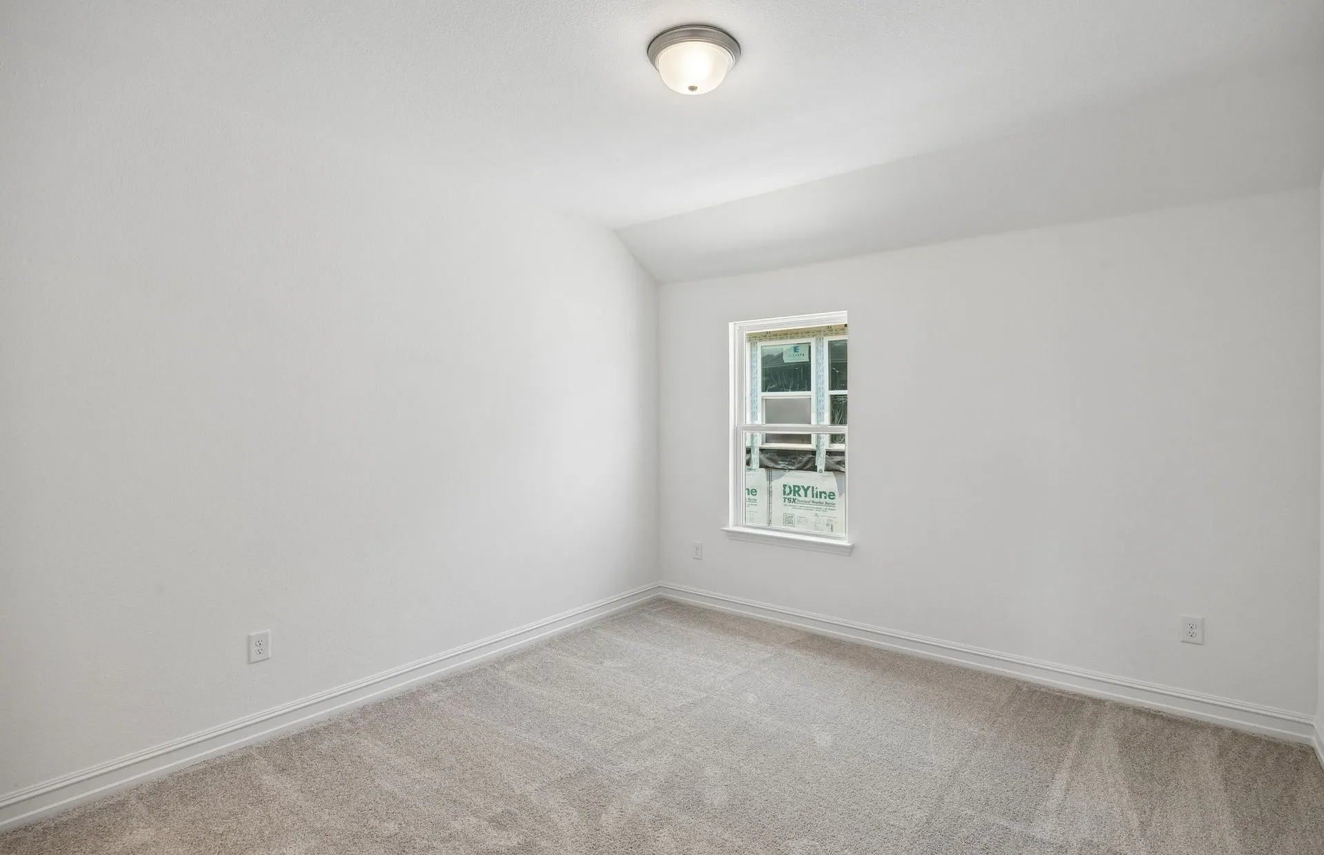 Secondary bedroom