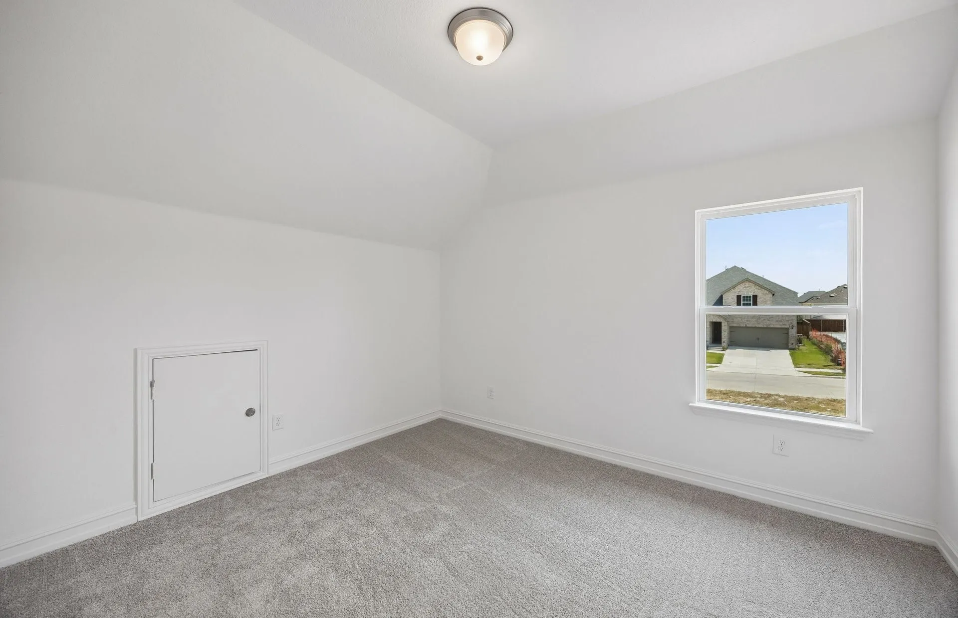 Secondary bedroom