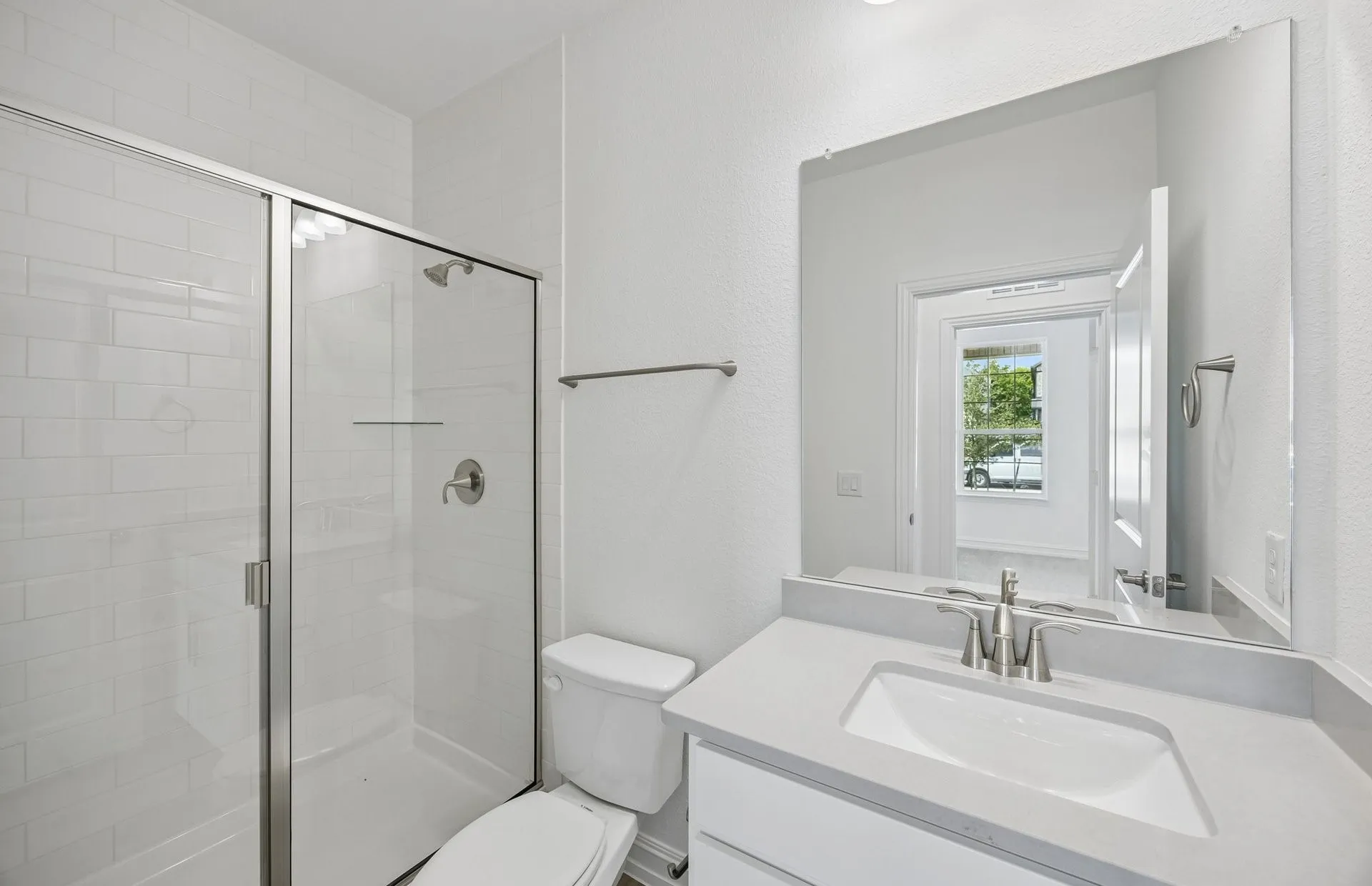 Secondary bath on first level