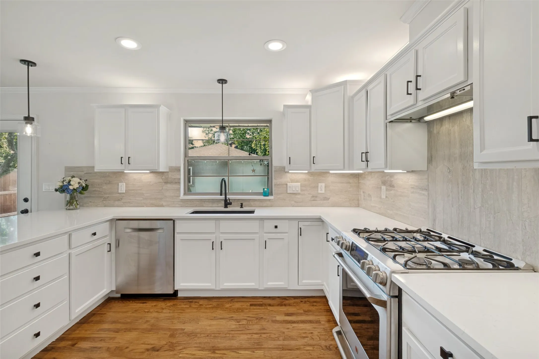 Contemporary kitchen